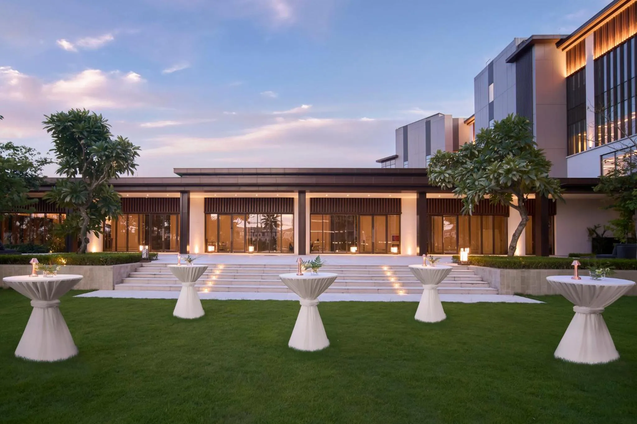 Meeting/conference room in InterContinental Halong Bay Resort by IHG