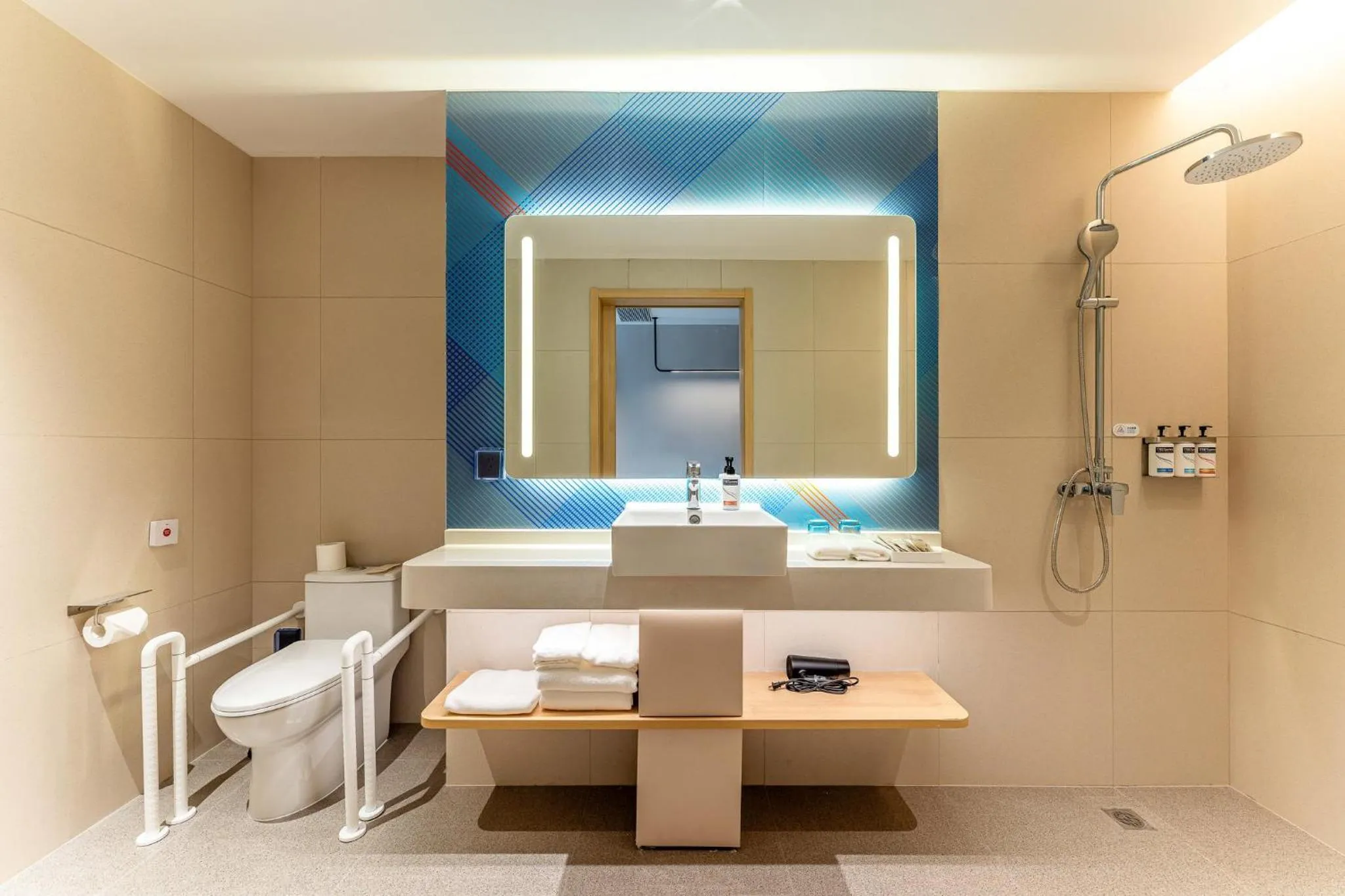 Bathroom in Holiday Inn Express Kunshan Yushan by IHG