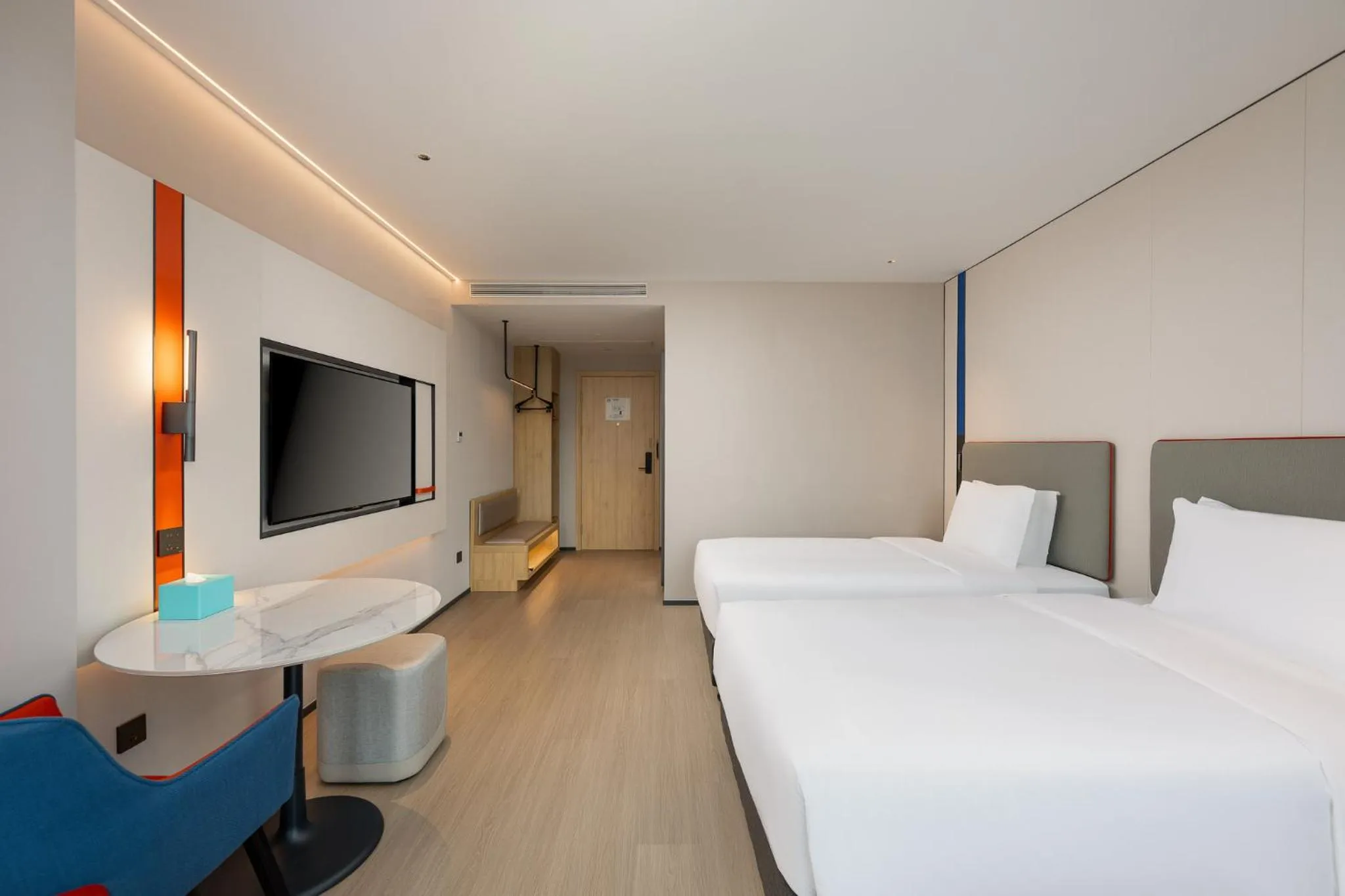 Photo of the whole room, Bed in Holiday Inn Express Kunshan Yushan by IHG