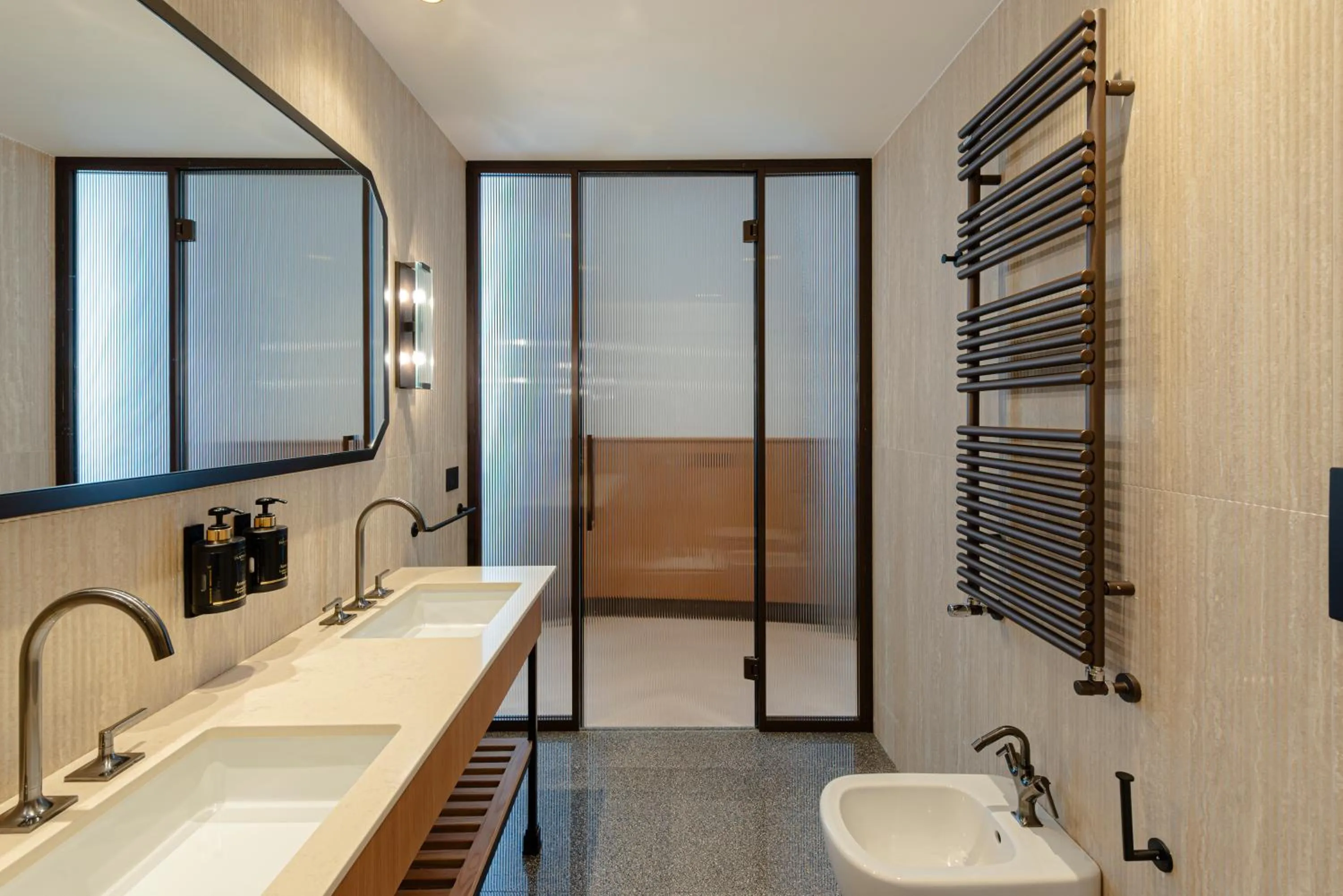 Bathroom in Circle6 Rome