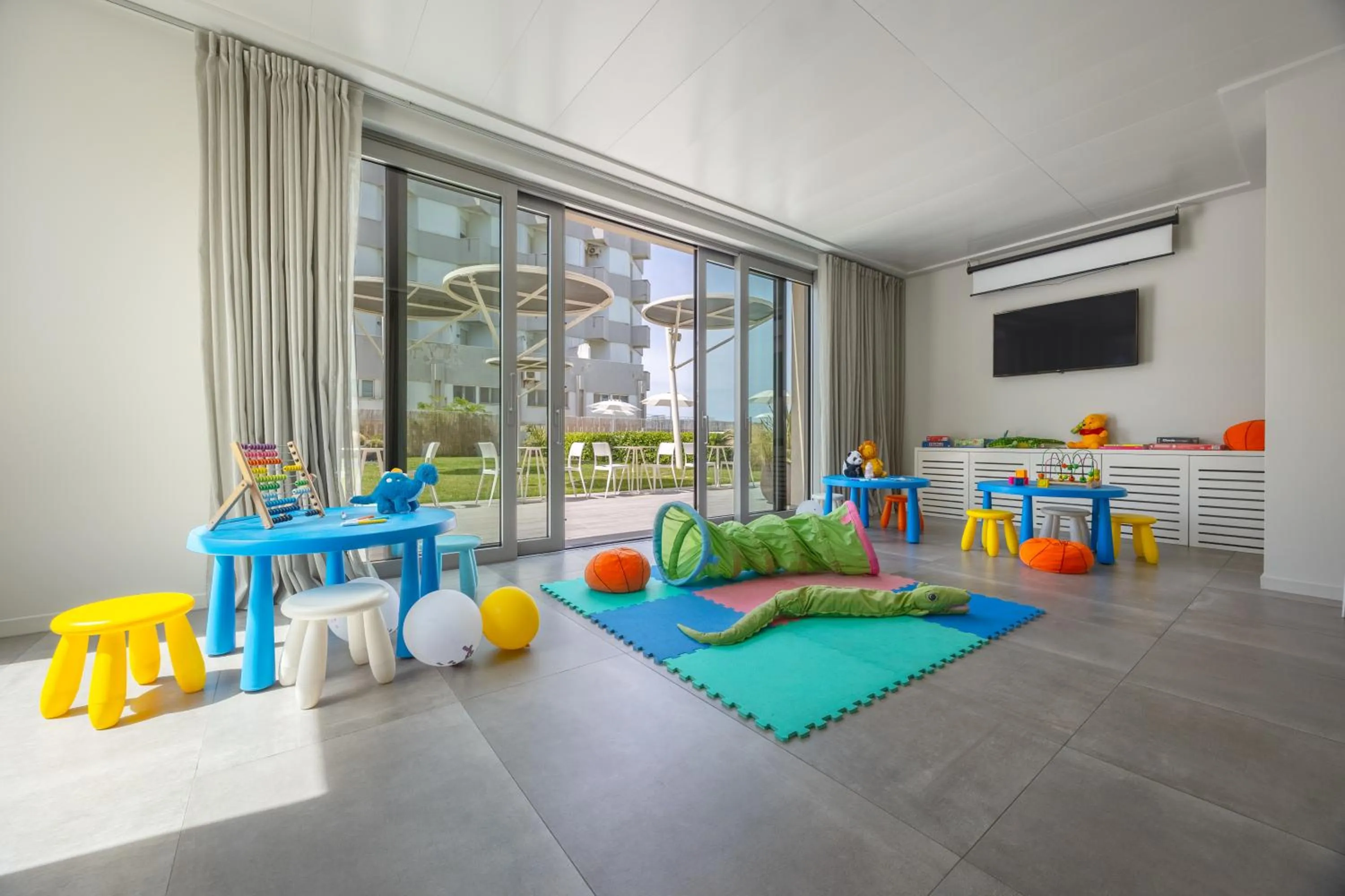 Game Room in Nautilus Family Hotel