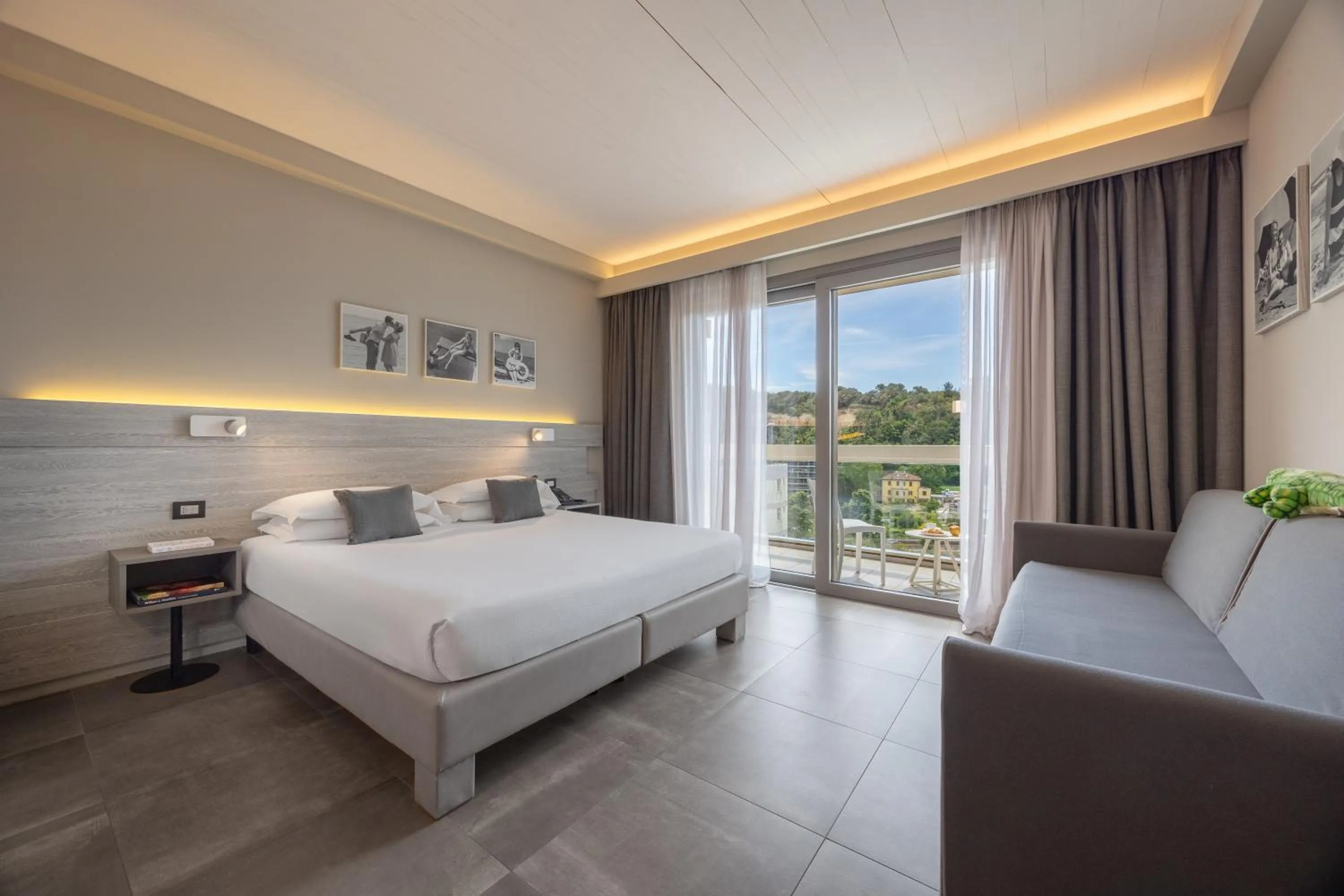 Bedroom, Bed in Nautilus Family Hotel