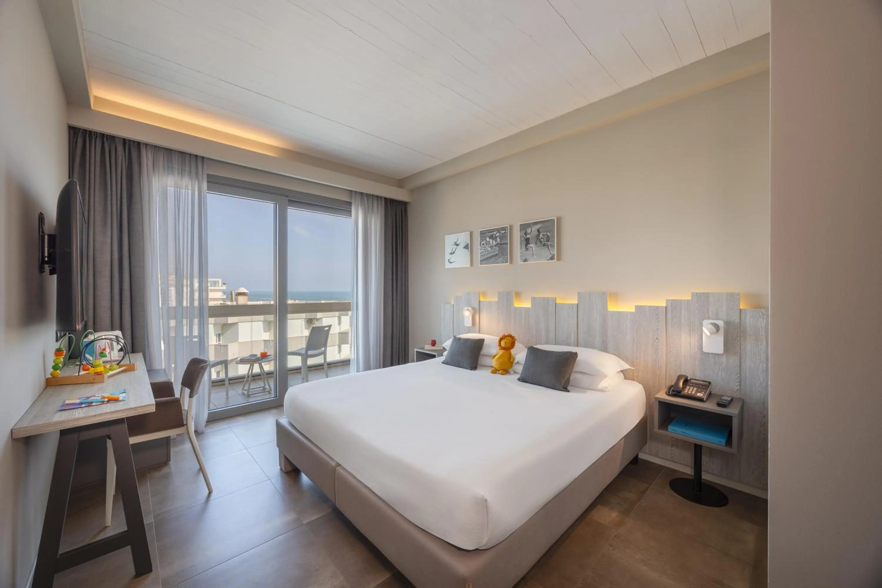 Bedroom, Bed in Nautilus Family Hotel