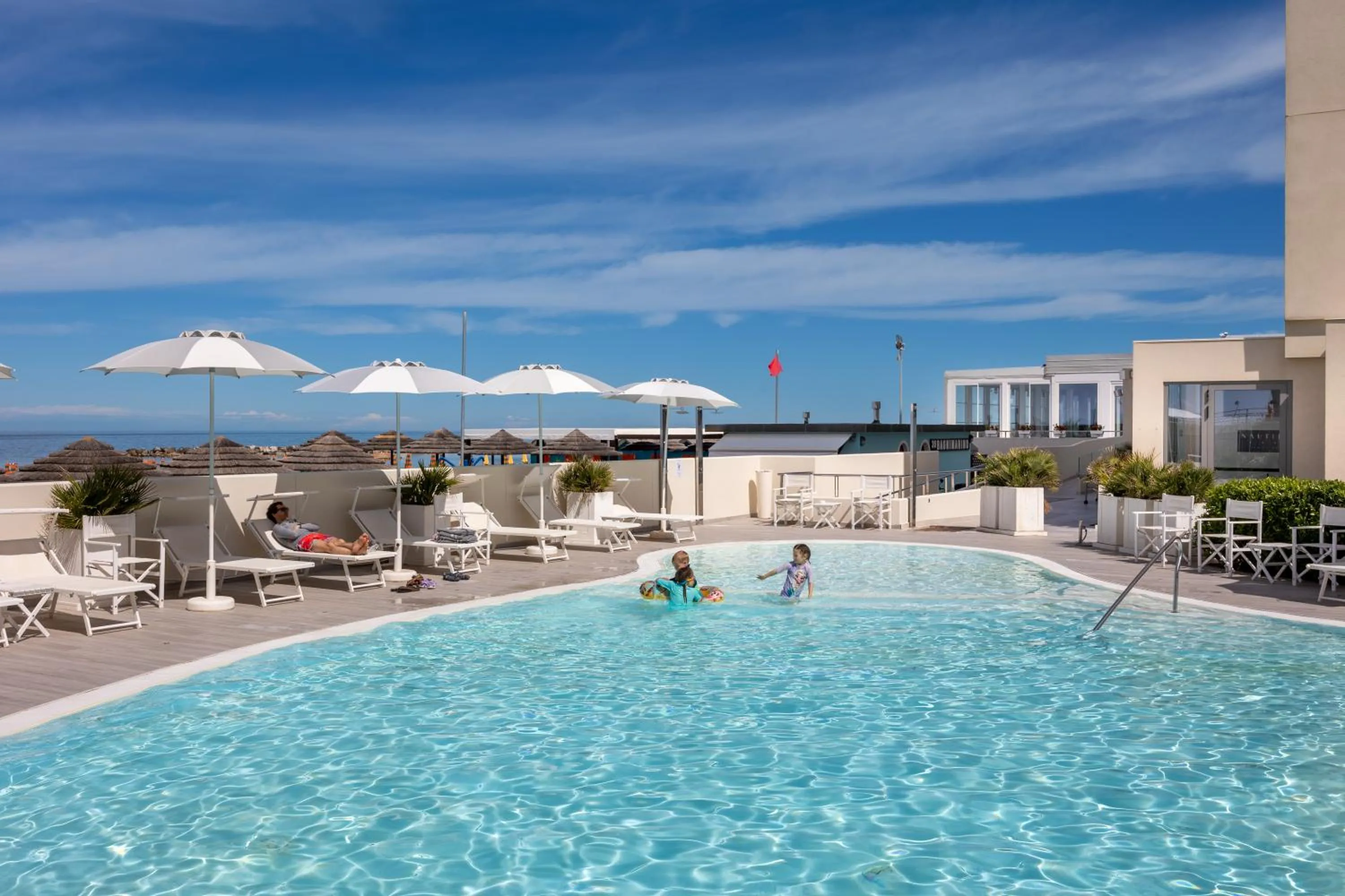 Swimming pool in Nautilus Family Hotel