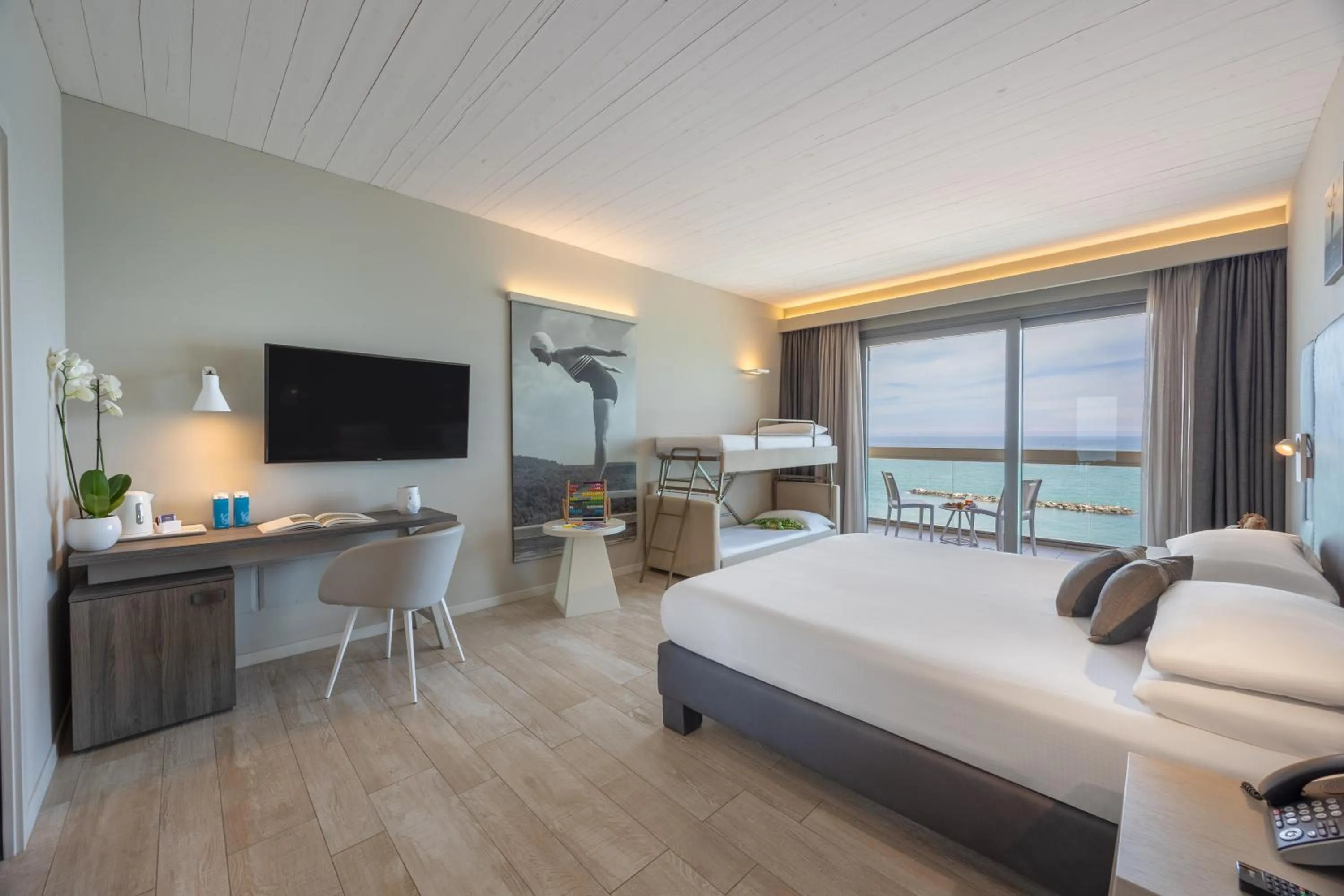 Bedroom, Bed in Nautilus Family Hotel