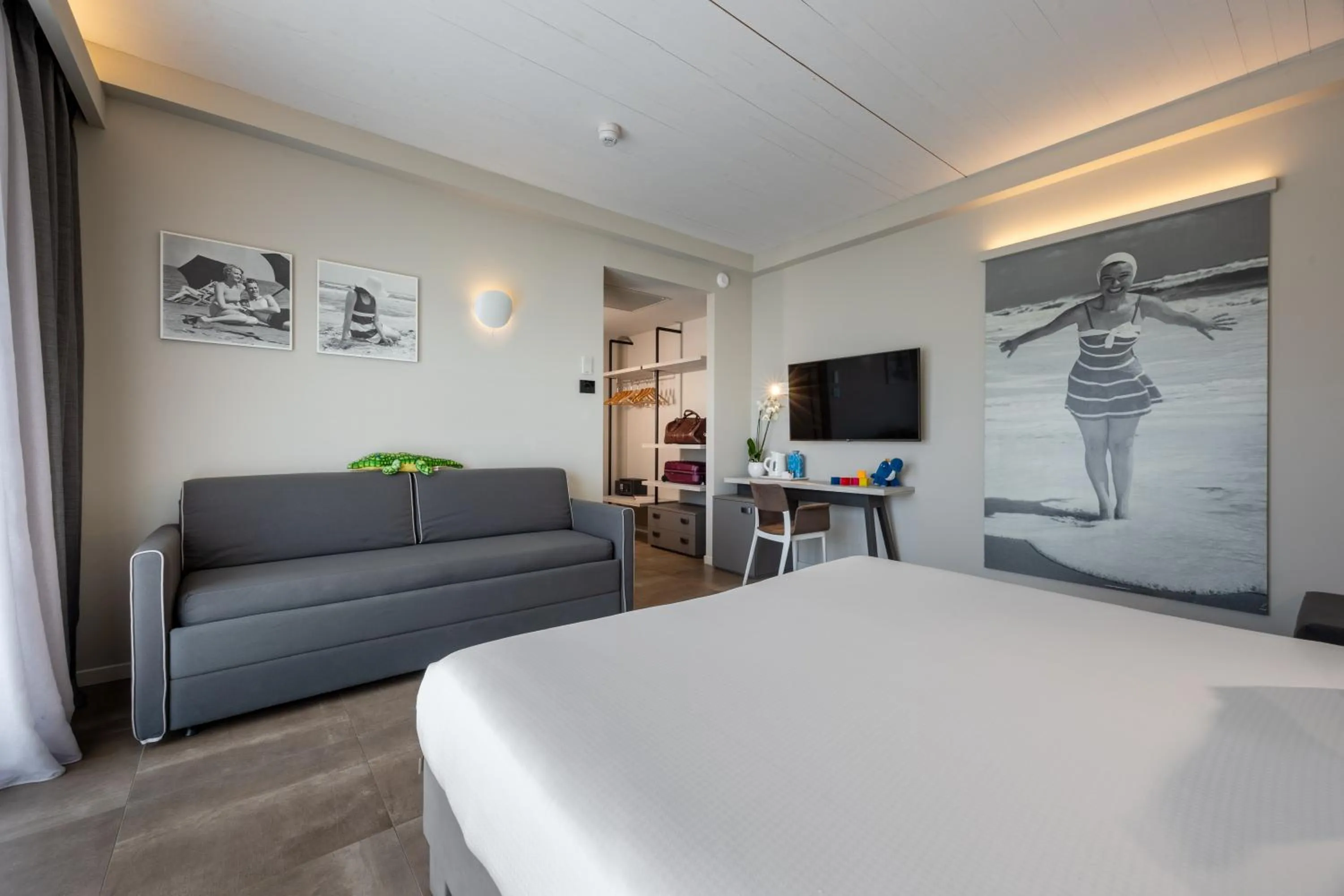 Bedroom, Bed in Nautilus Family Hotel