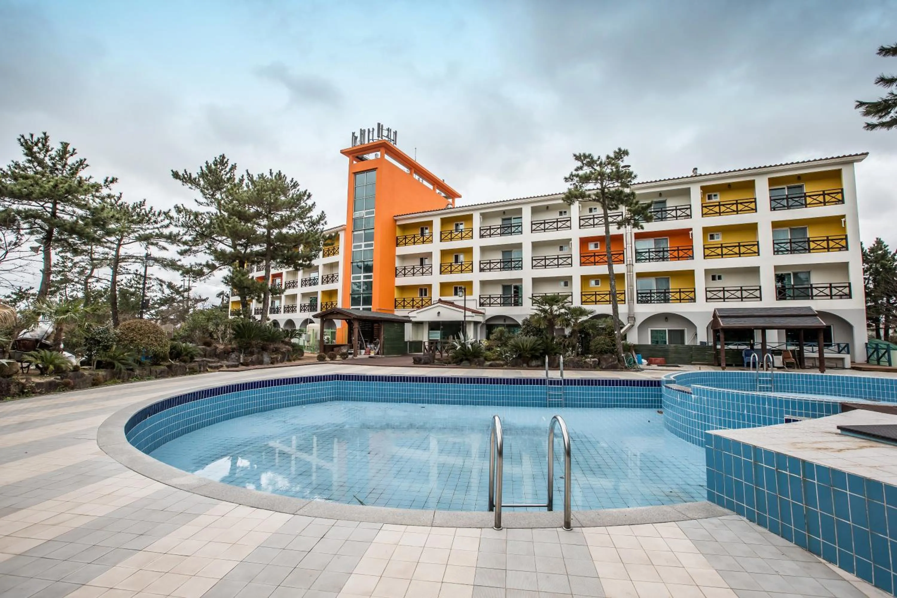 Neighbourhood, Swimming Pool in Benikea  The Jeju Resort