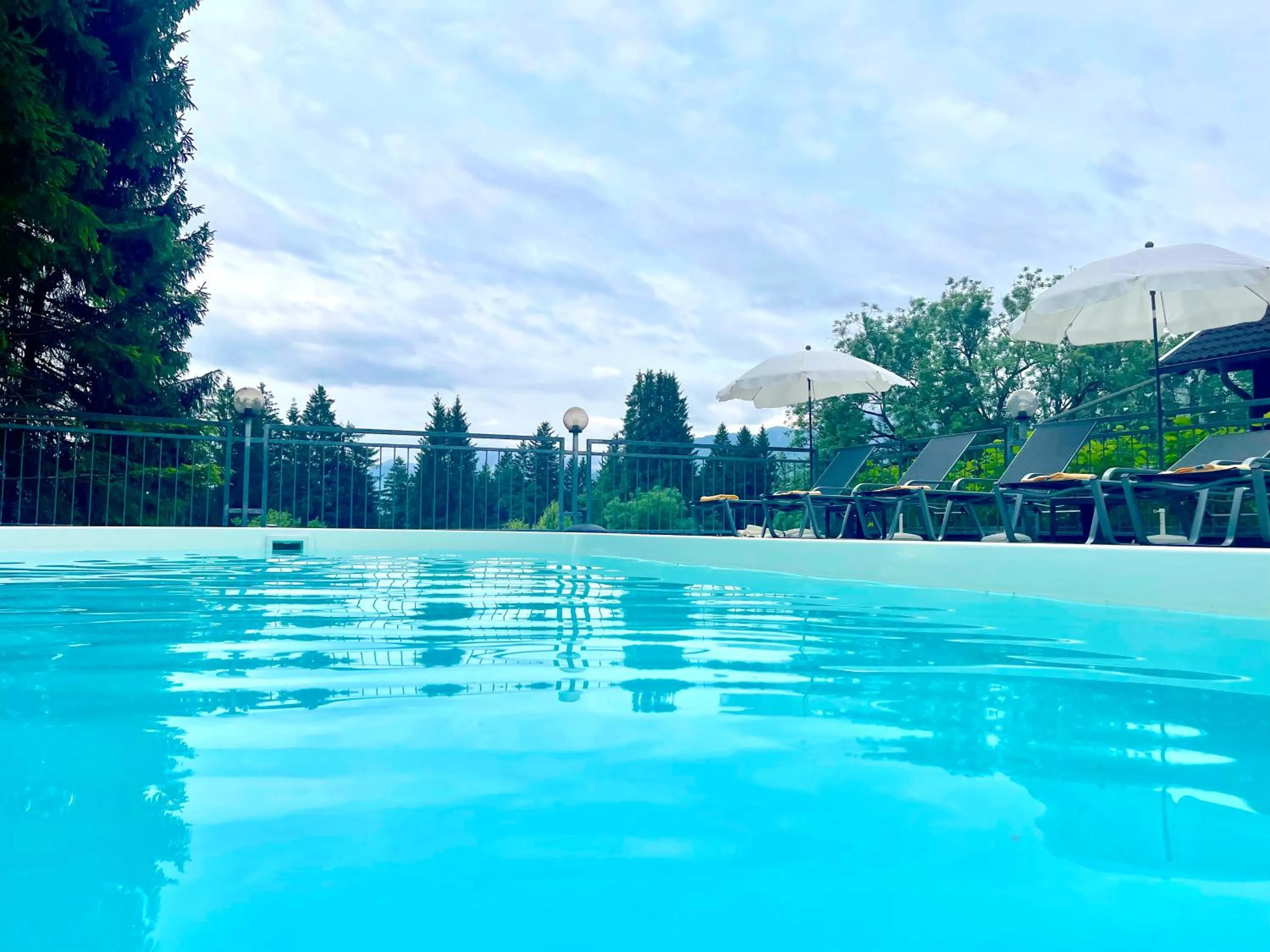 Swimming pool in Sweet Cherry - Boutique & Guesthouse Tyrol