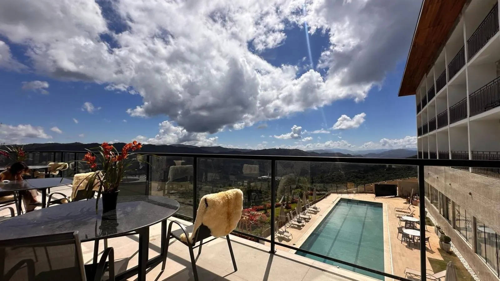 Swimming pool in Gran Paradiso Resort - Campos do Jordão