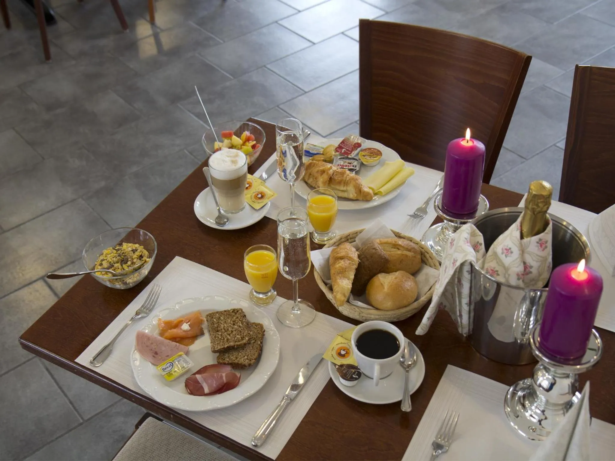 Buffet breakfast in Hotel Gutshof Herborn