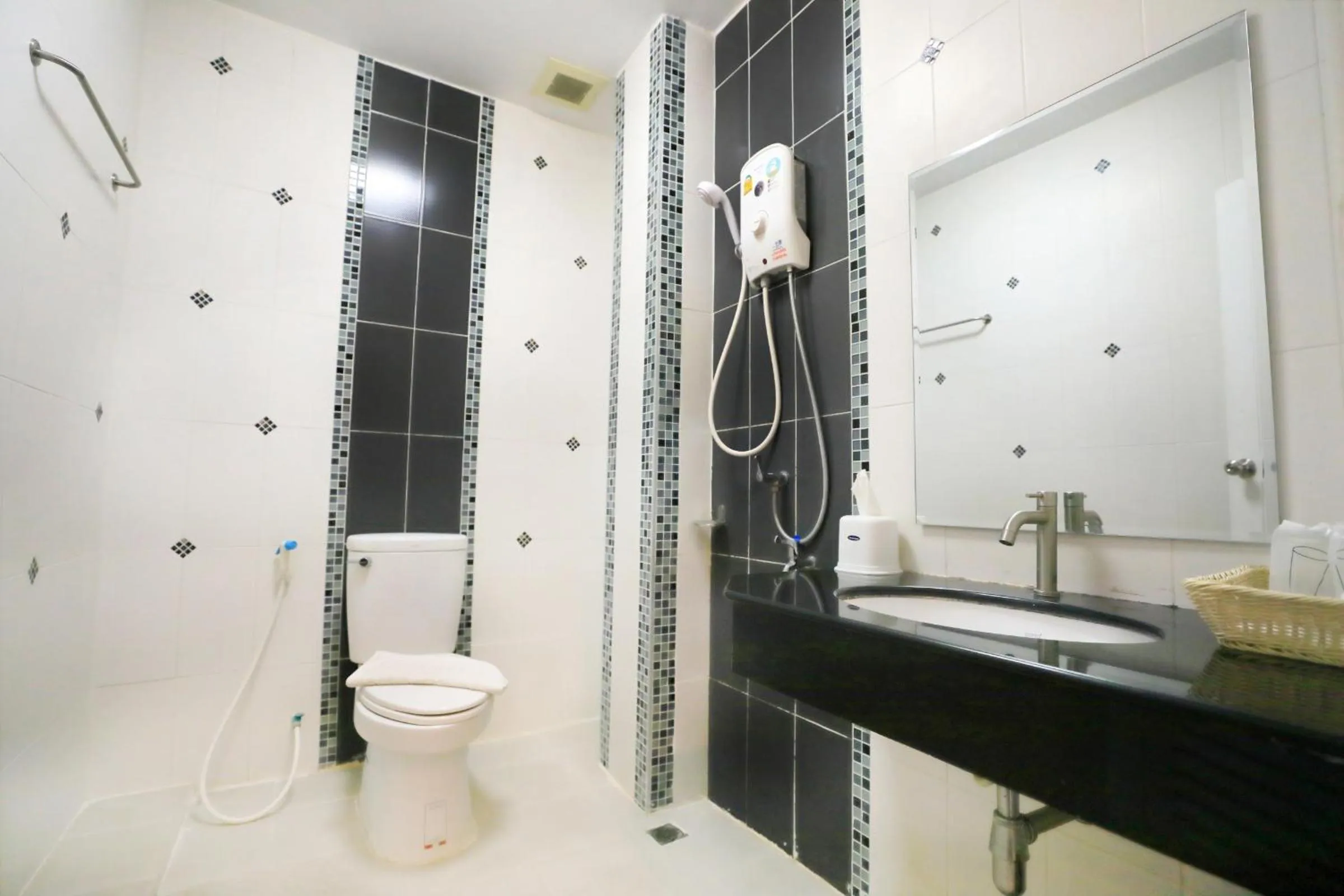 Bathroom in Triton Hotel Nakhonratchasima โรงแรมไททัน