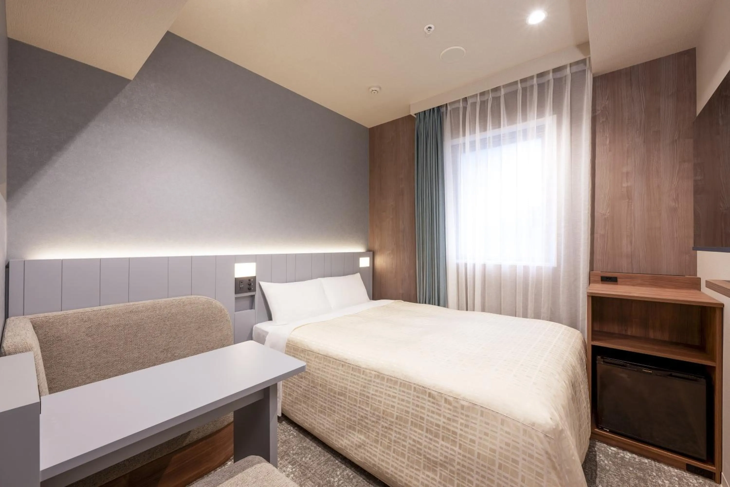 Photo of the whole room, Bed in Keio Presso Inn Akasaka