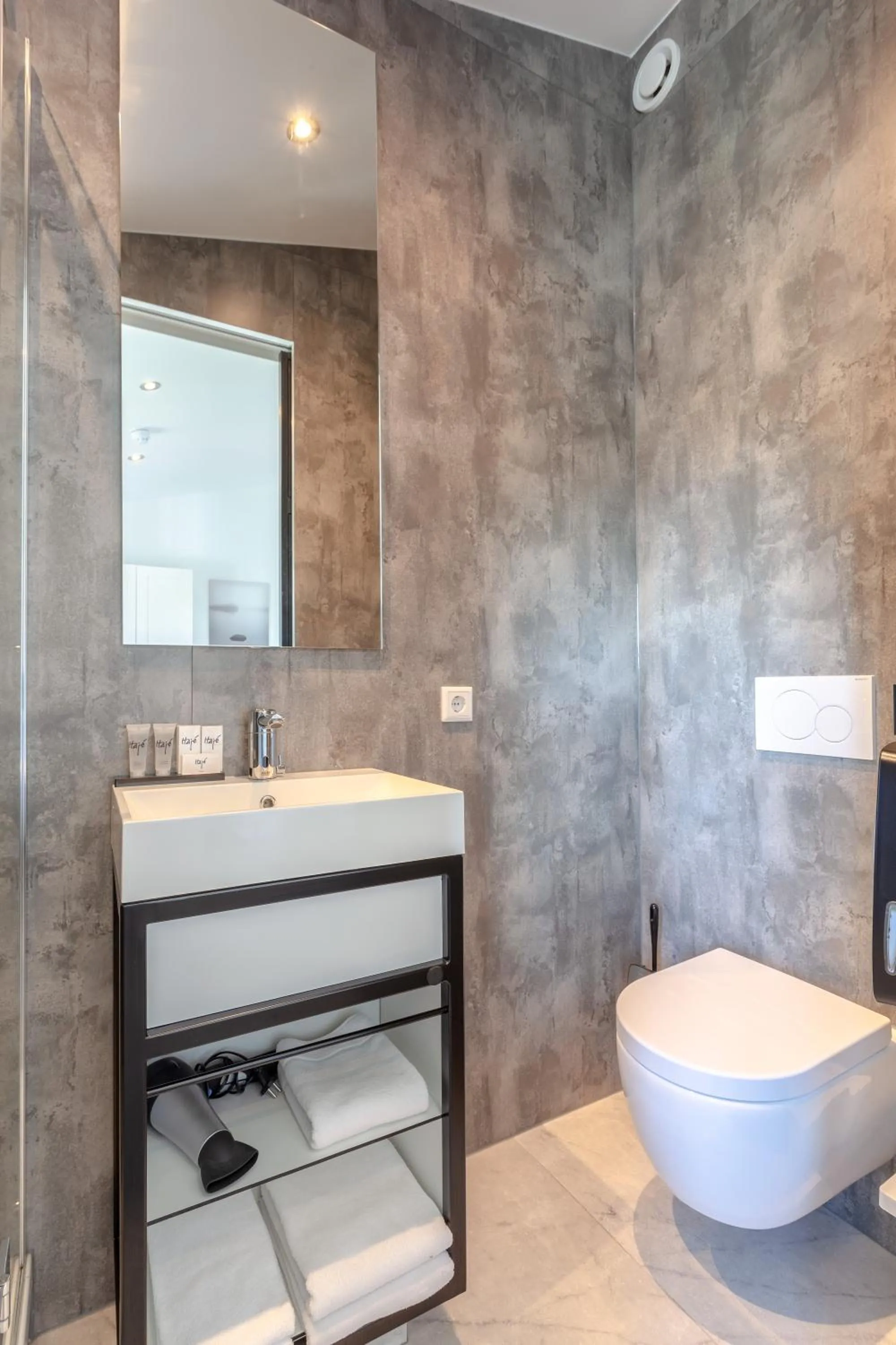 Bathroom in Hajé Hotel Restaurant de Lepelaar