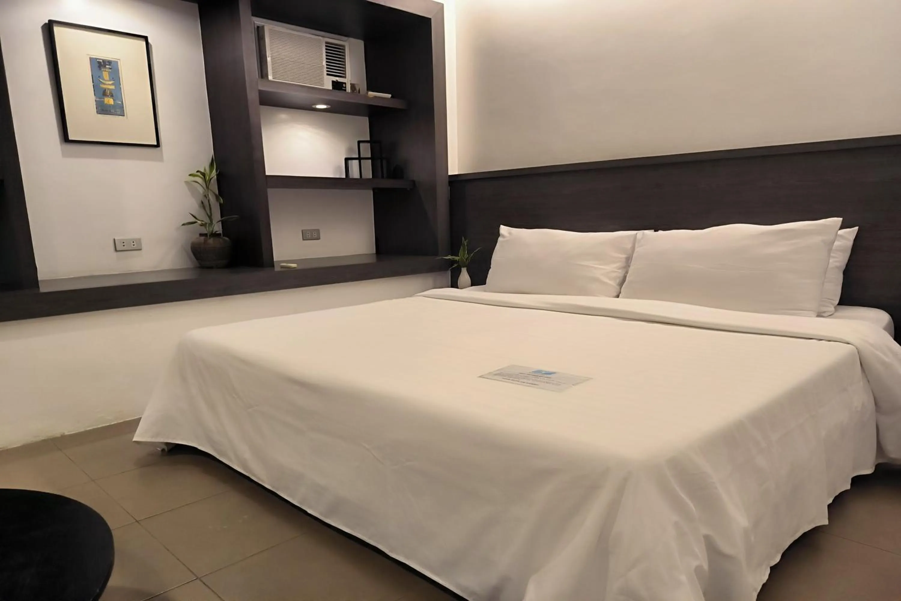 Bed in T House Tagaytay