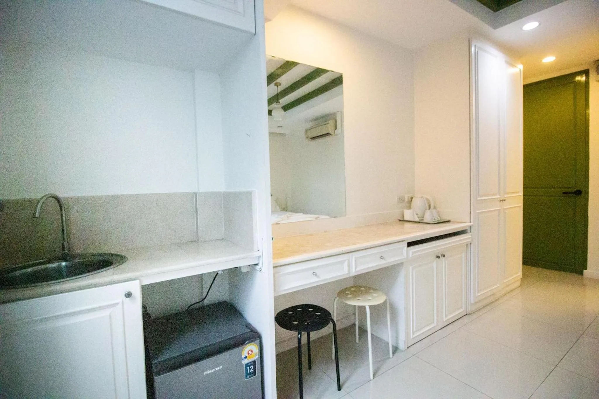 Skutan Inn Sutthisan Nexus Opal