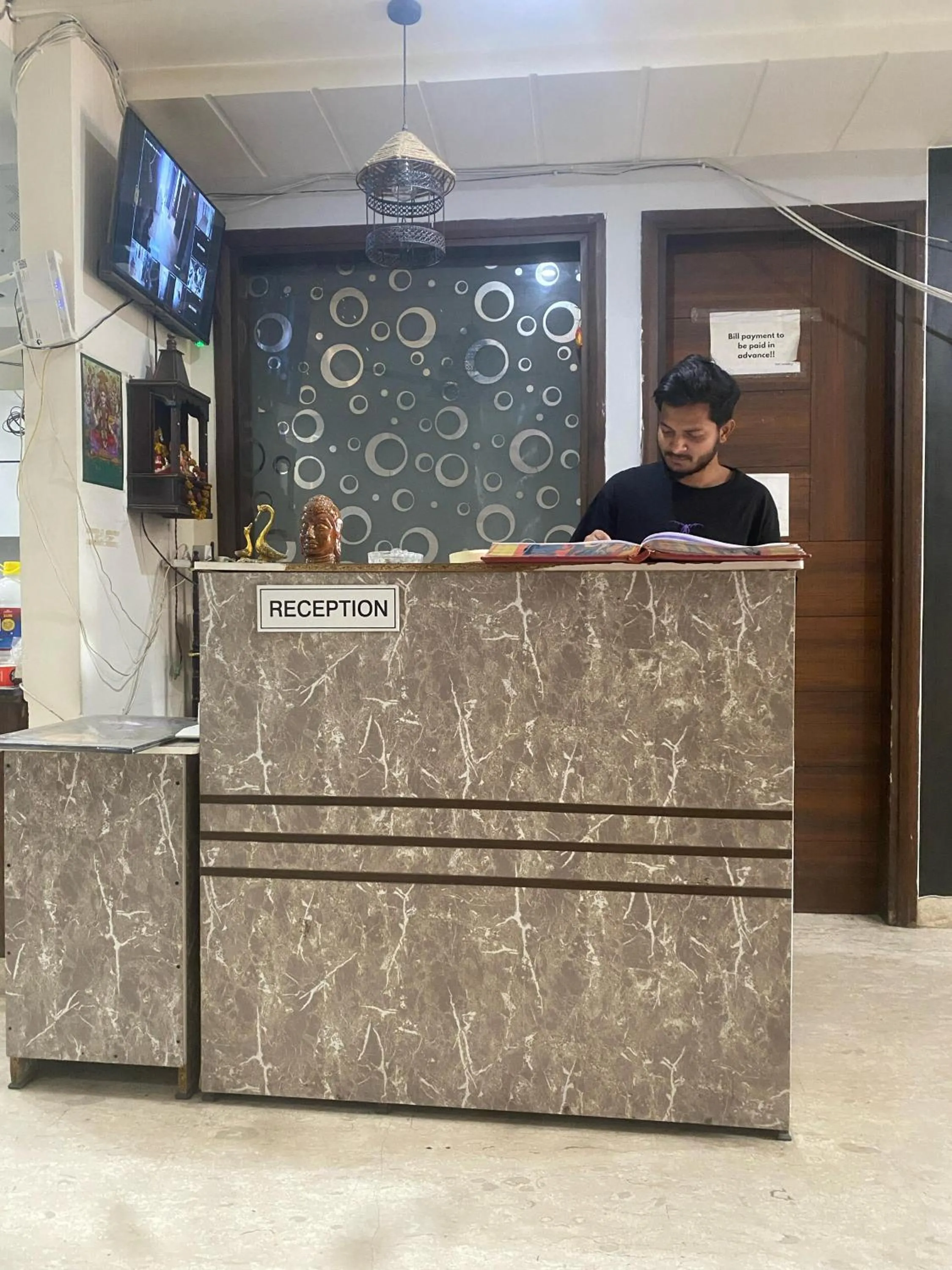 Pari Residency hotel