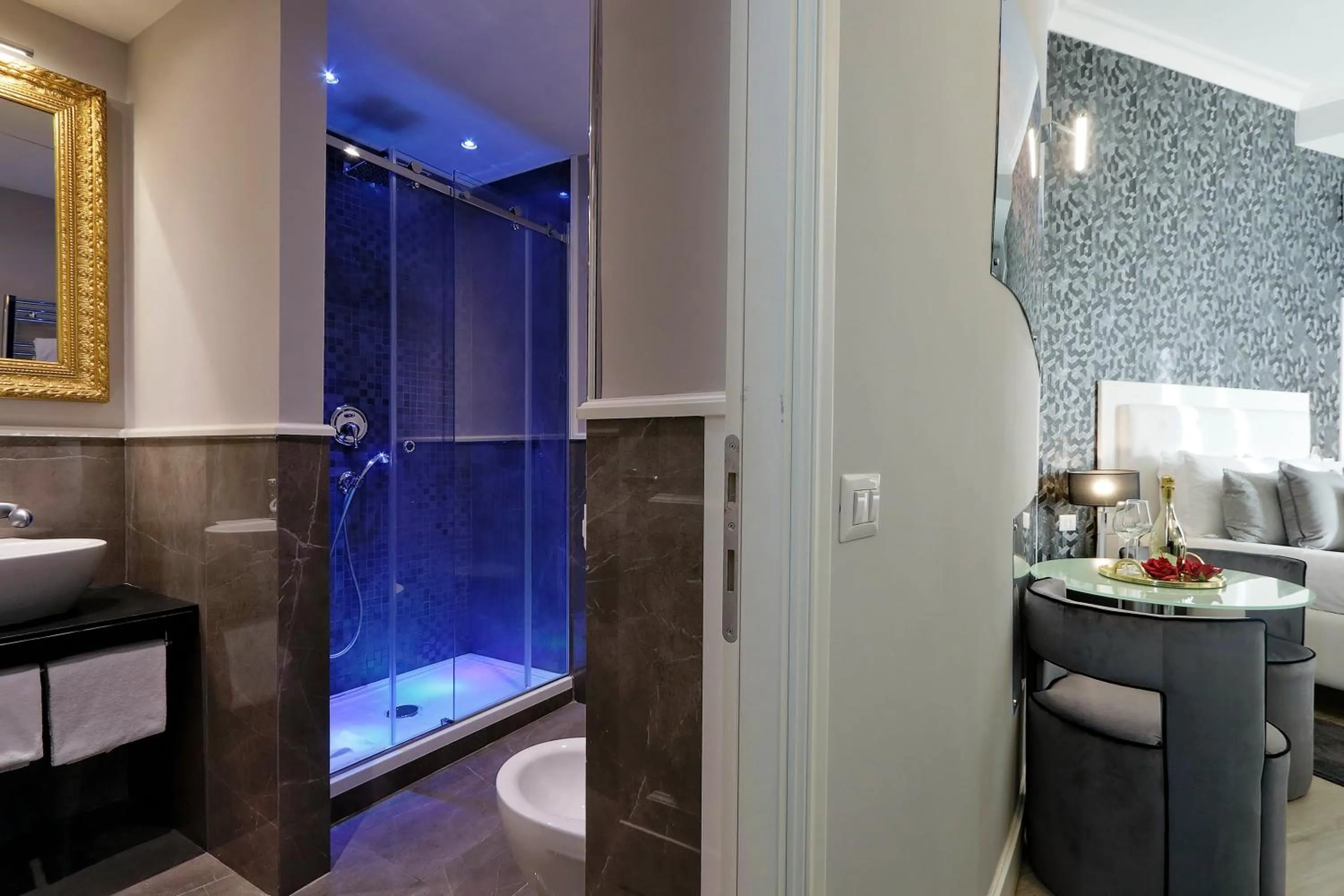 Bathroom in Sistina Twentythree luxury rooms