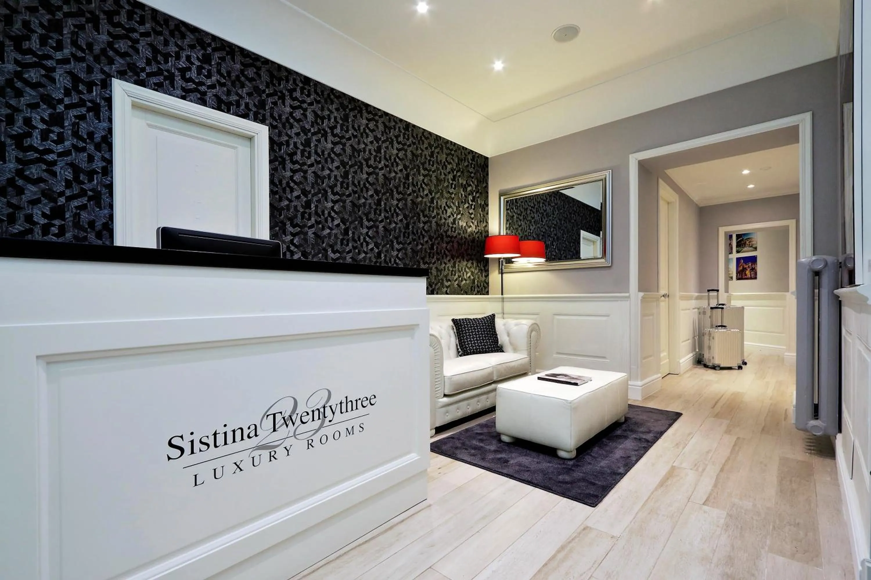 Lobby or reception, Bed in Sistina Twentythree luxury rooms