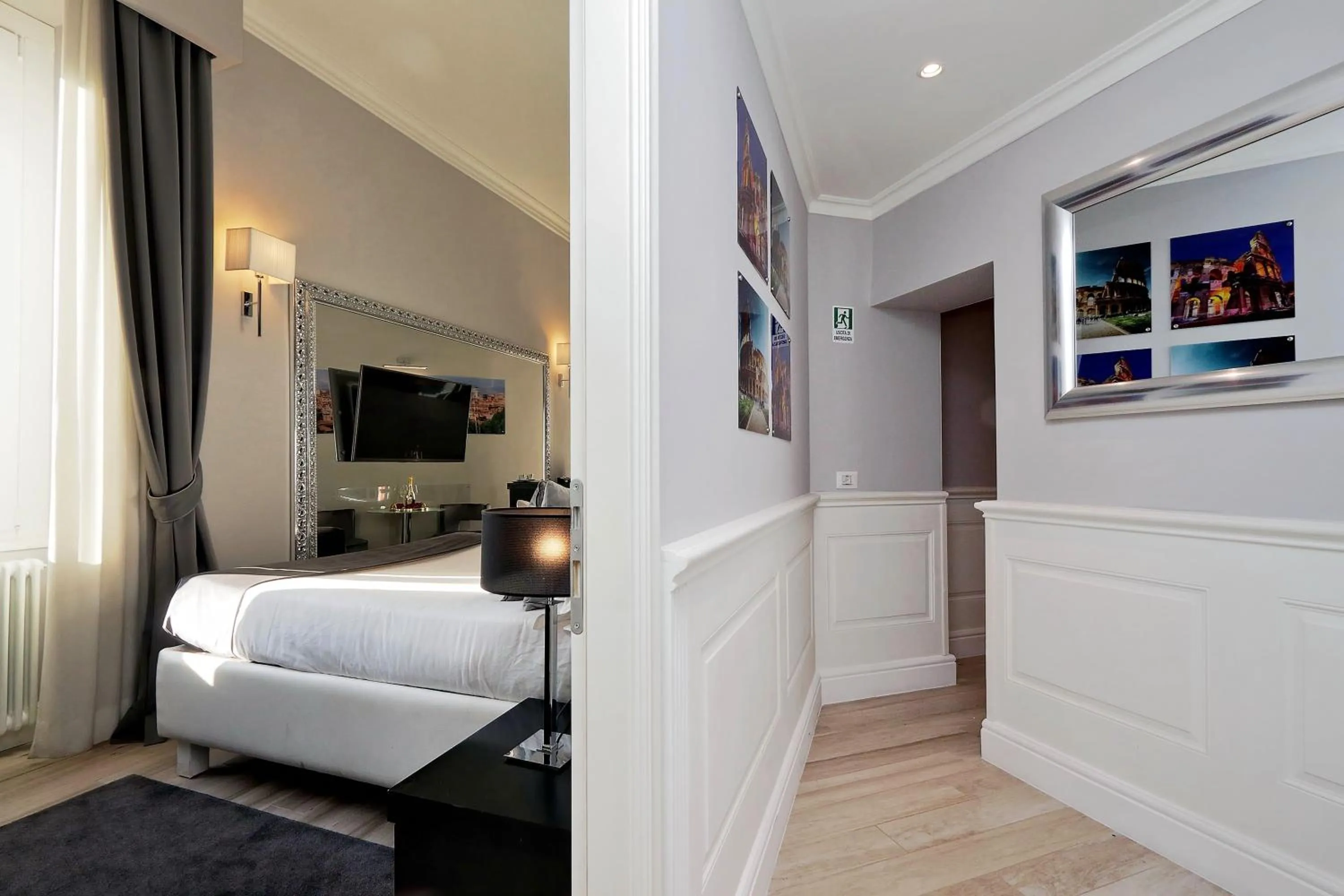 Photo of the whole room, Bed in Sistina Twentythree luxury rooms