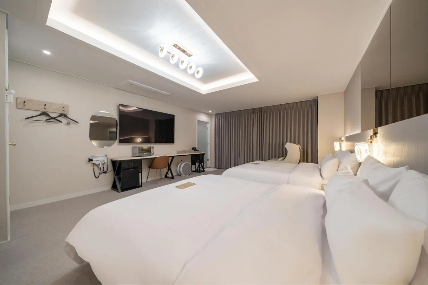 Bed in DK Airport Hotel