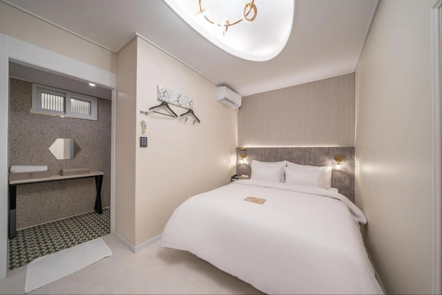 Bed in DK Airport Hotel