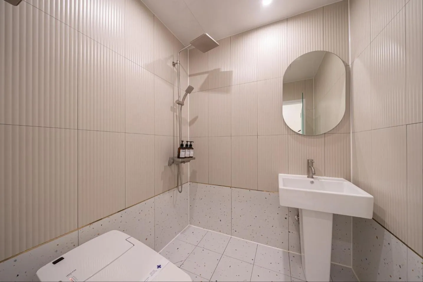 Shower in DK Airport Hotel