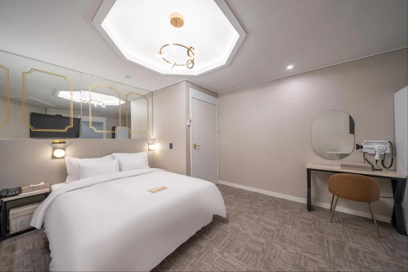 Bed in DK Airport Hotel