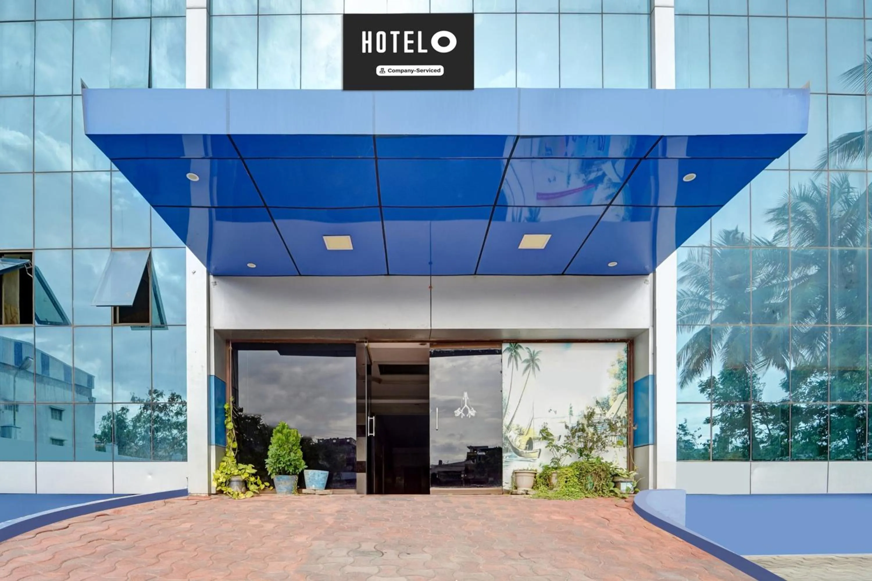 Facade/entrance in Super Hotel O Tiruppur Near Railway station