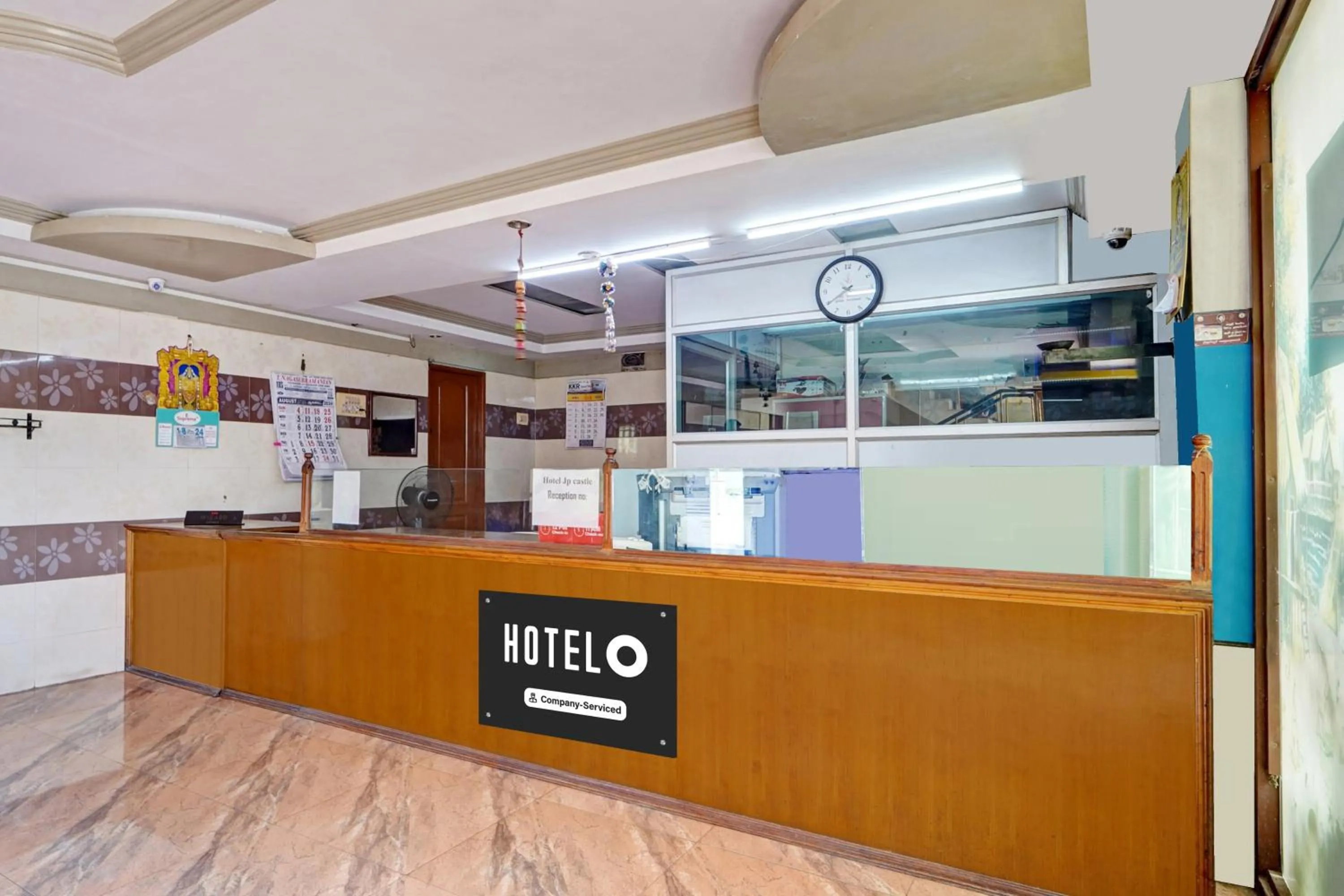 Lobby or reception in Super Hotel O Tiruppur Near Railway station