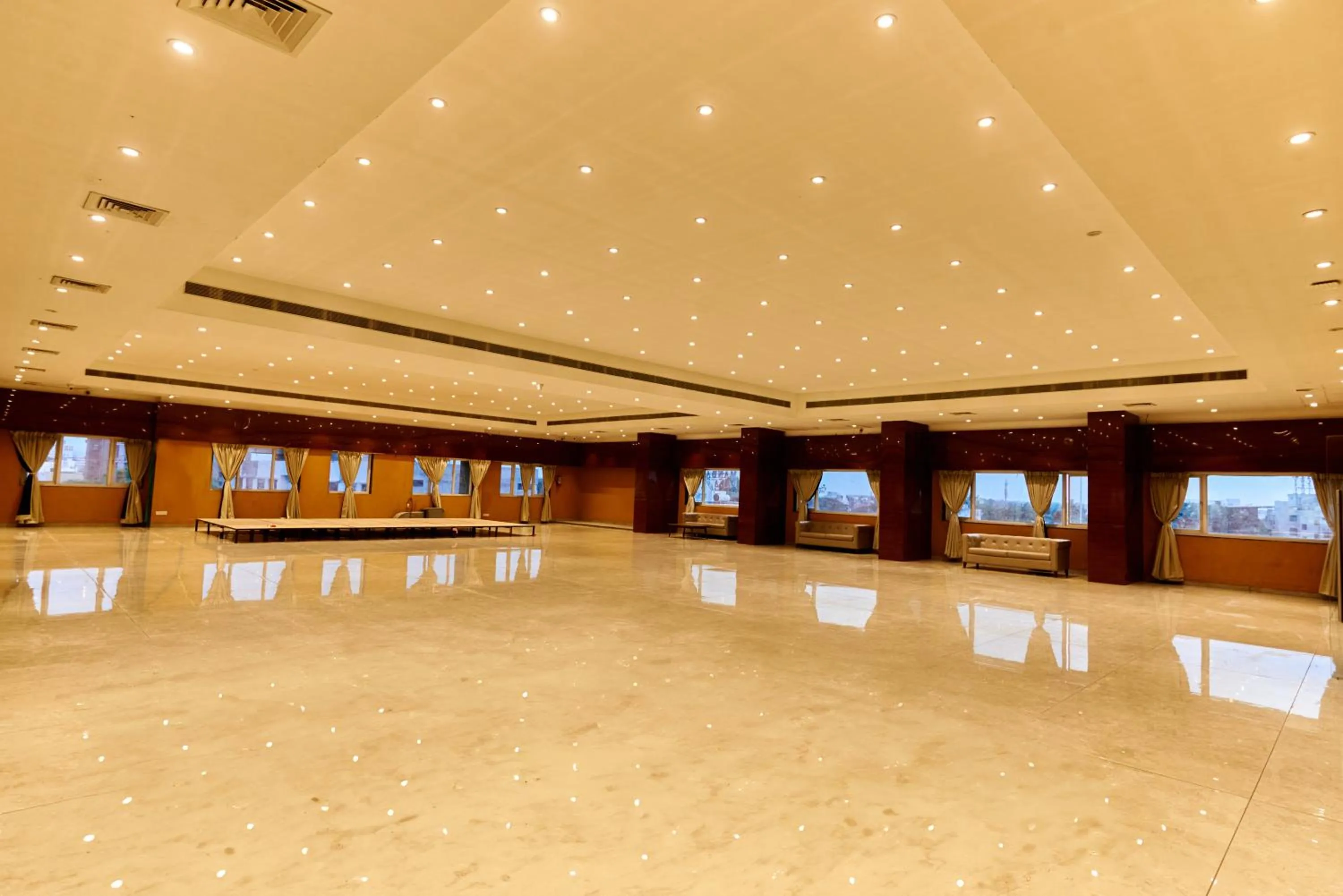 Banquet/Function facilities in Tania President Inn