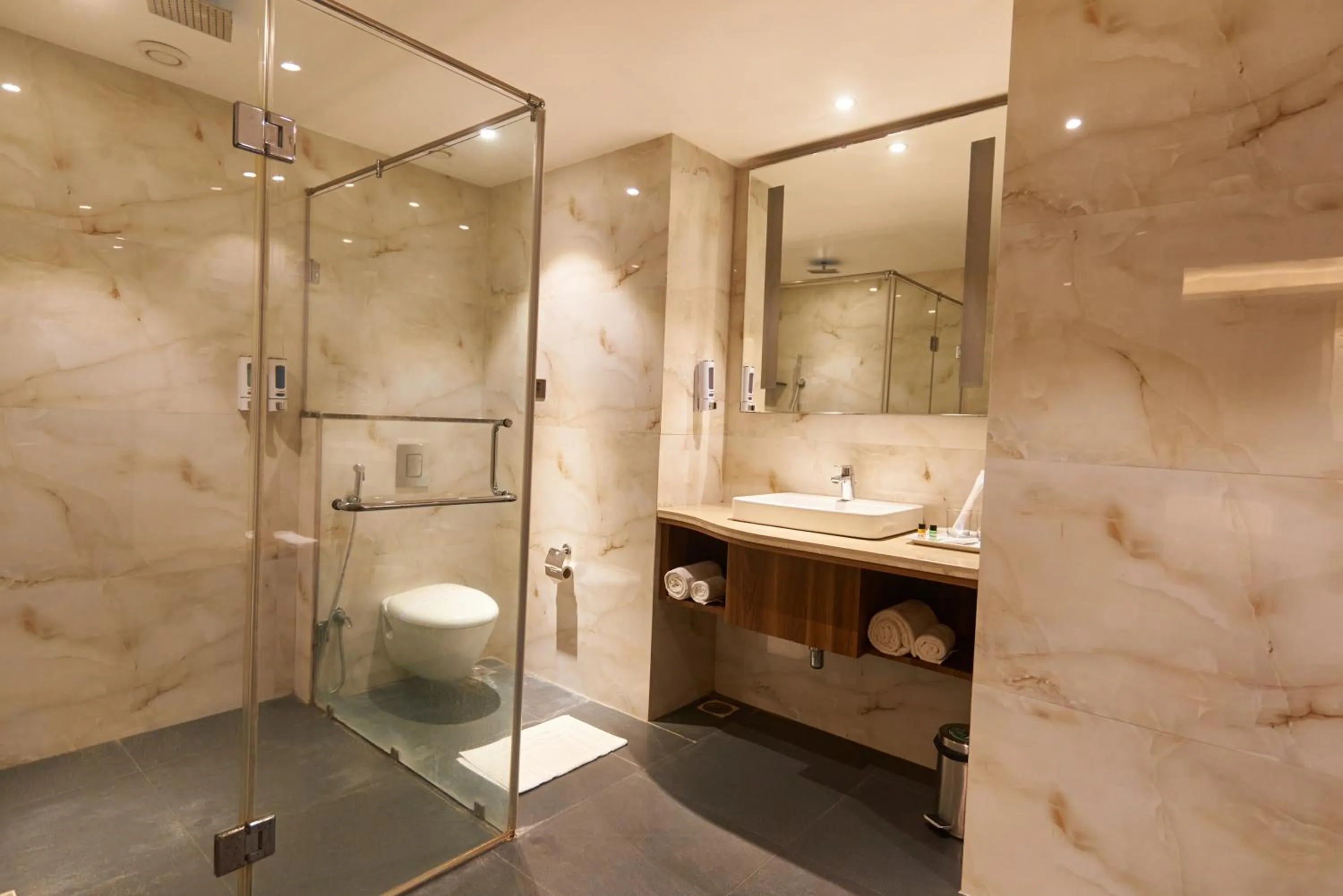 Bathroom in Tania President Inn