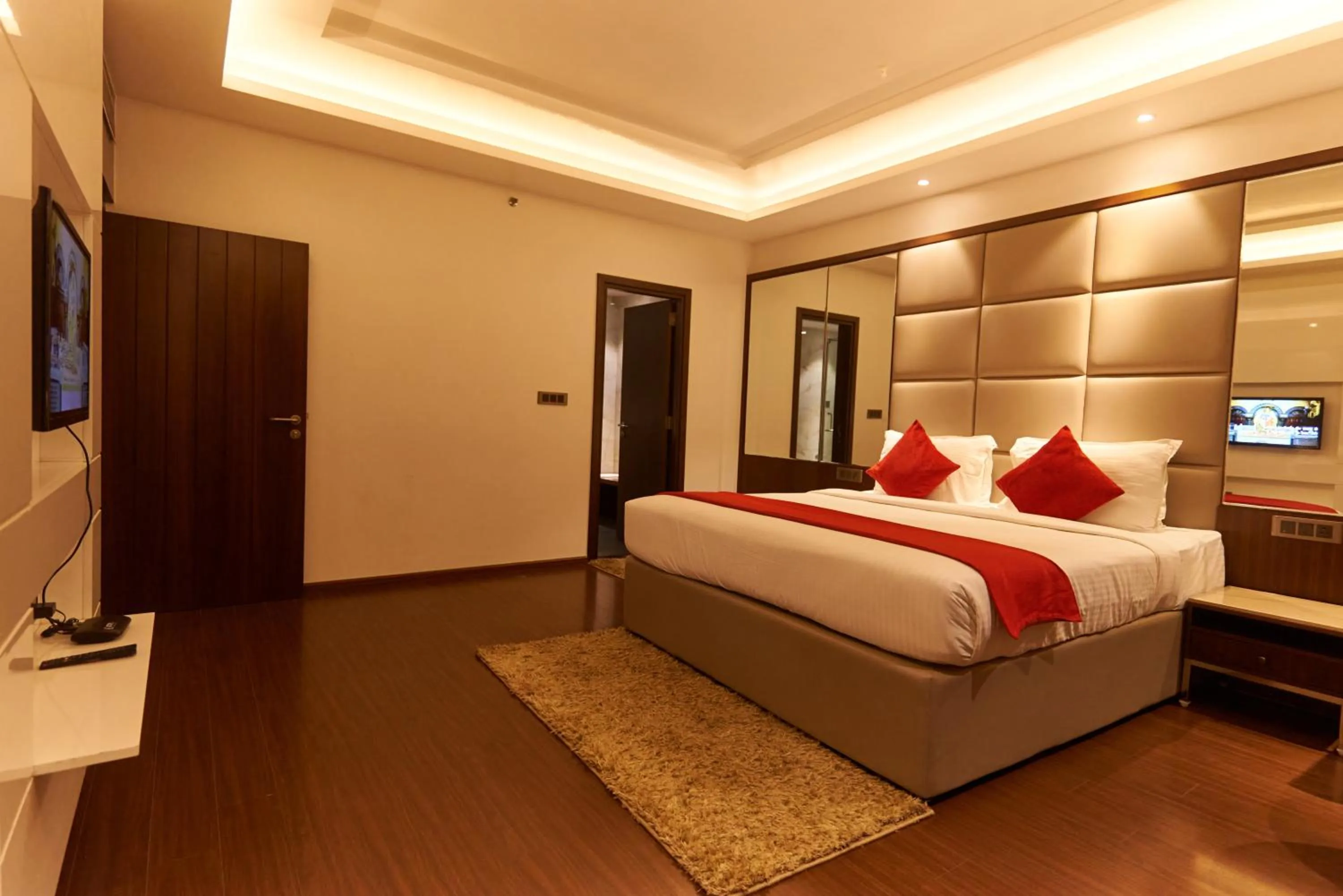 Bedroom, Bed in Tania President Inn