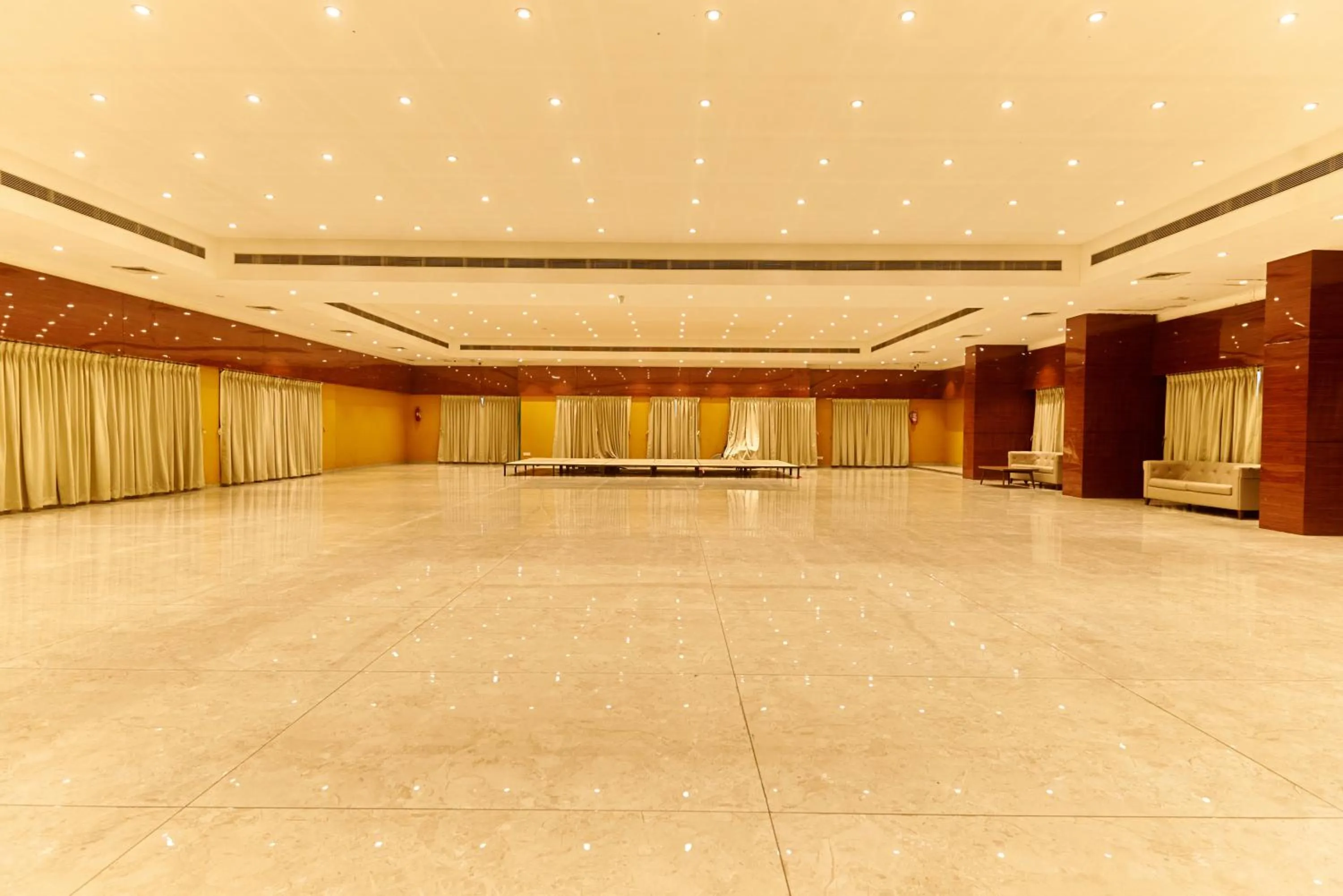 Banquet/Function facilities in Tania President Inn