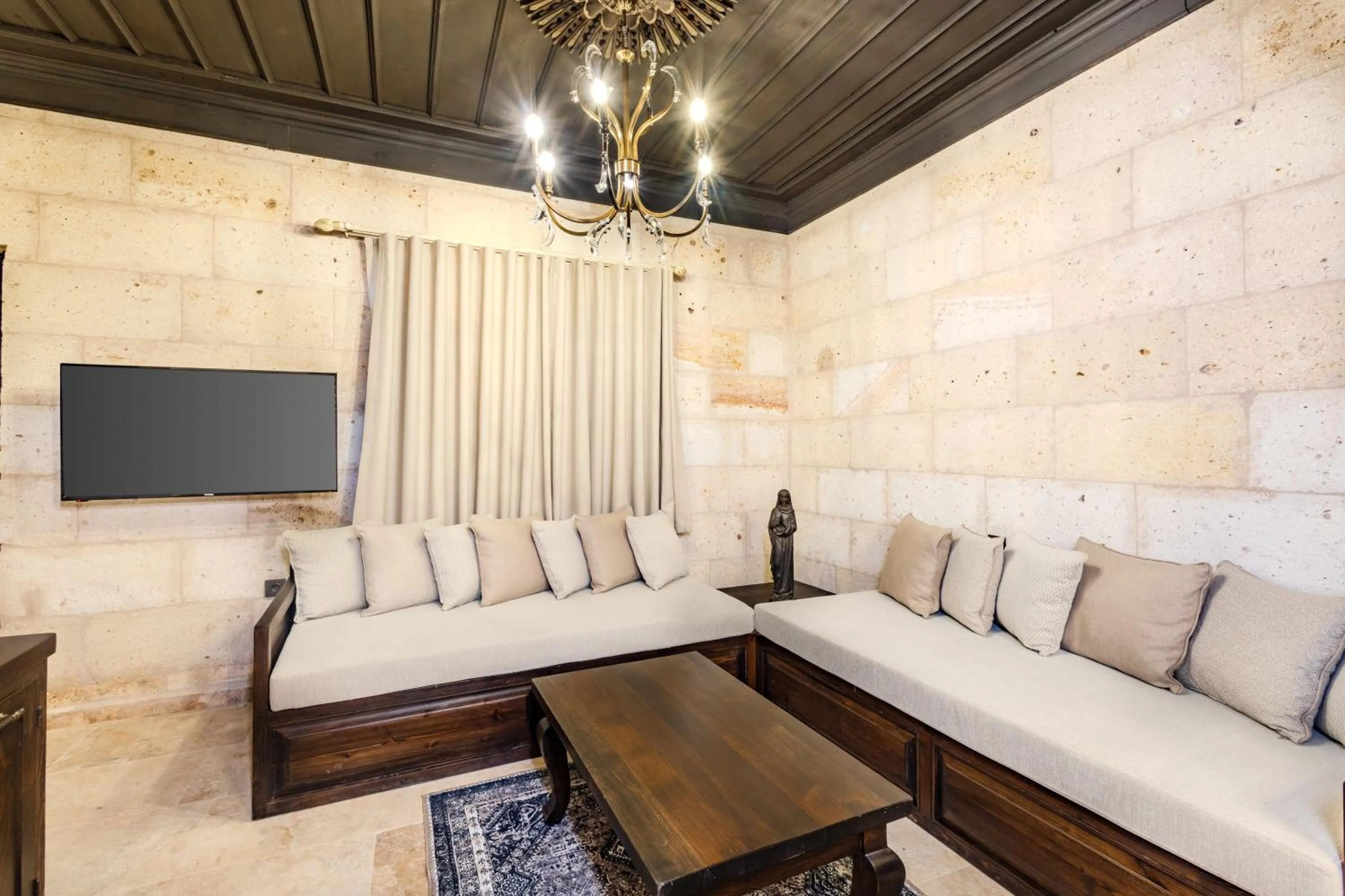 TV and multimedia in Castellum Cave Cappadocia