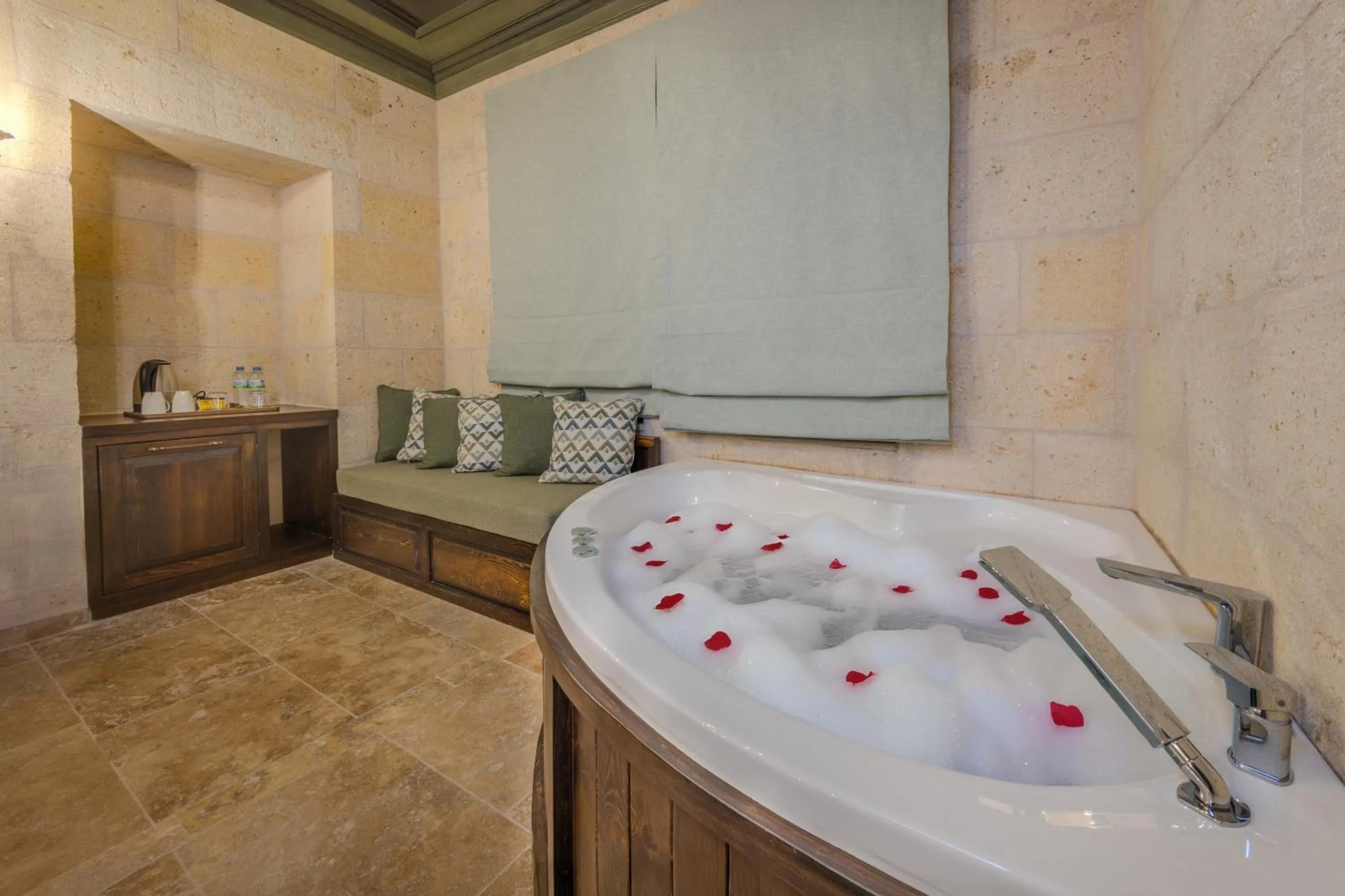 Hot Tub in Castellum Cave Cappadocia