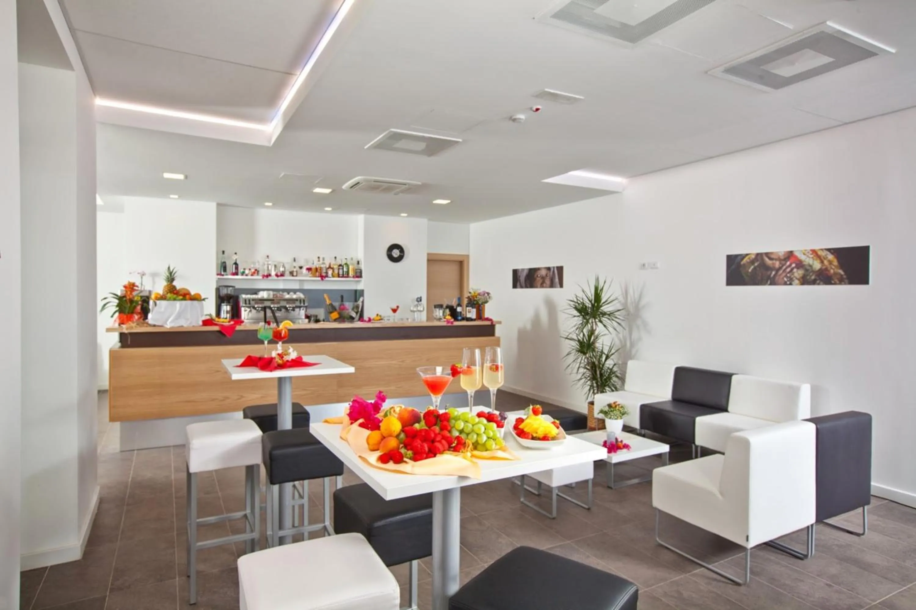 Restaurant/places to eat in Hotel Club Torre Salinas - Adults Only