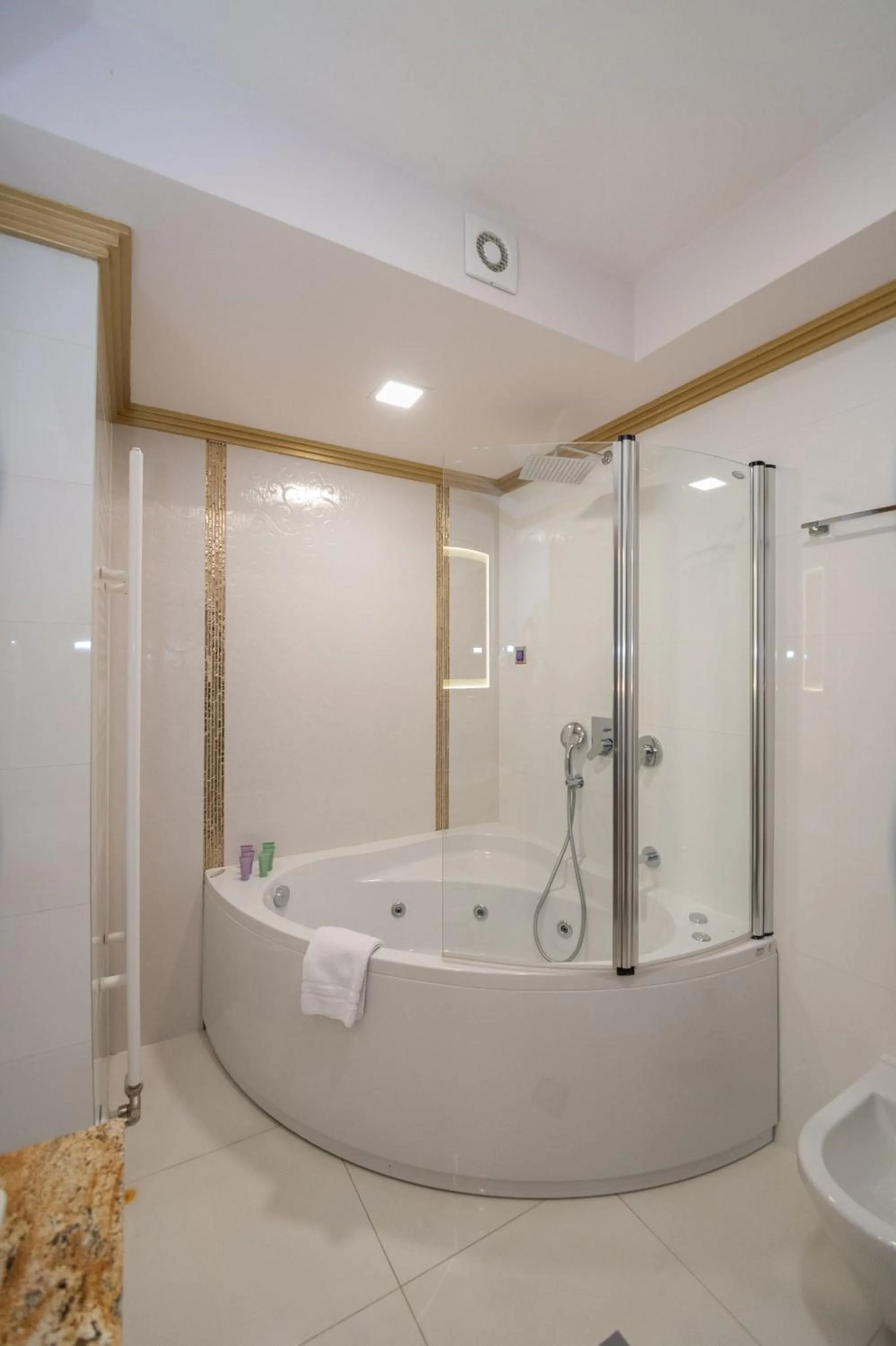 Bathroom in Hotel Park