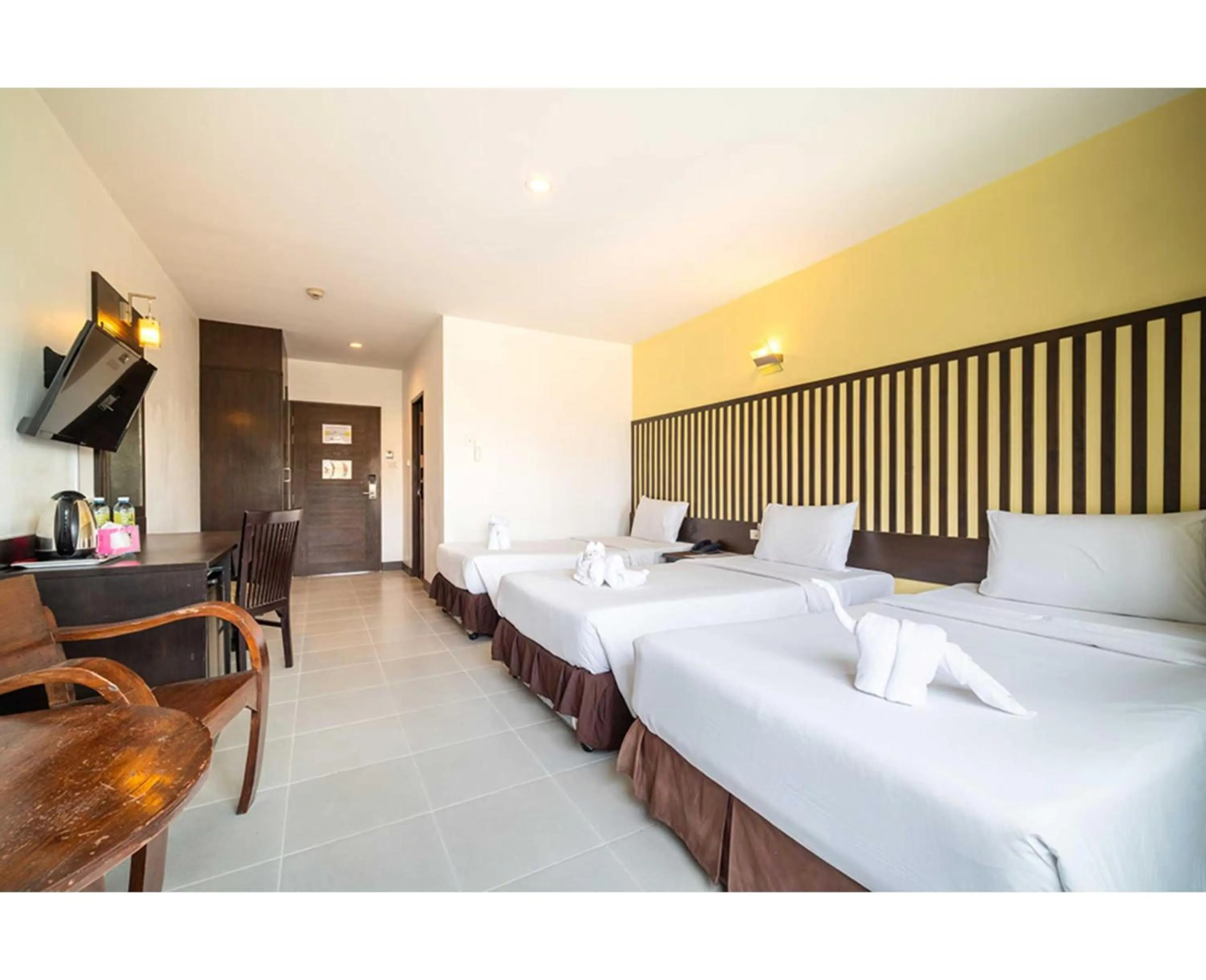 Bedroom, Bed in Dancenter Luxury Underwater World Pattaya