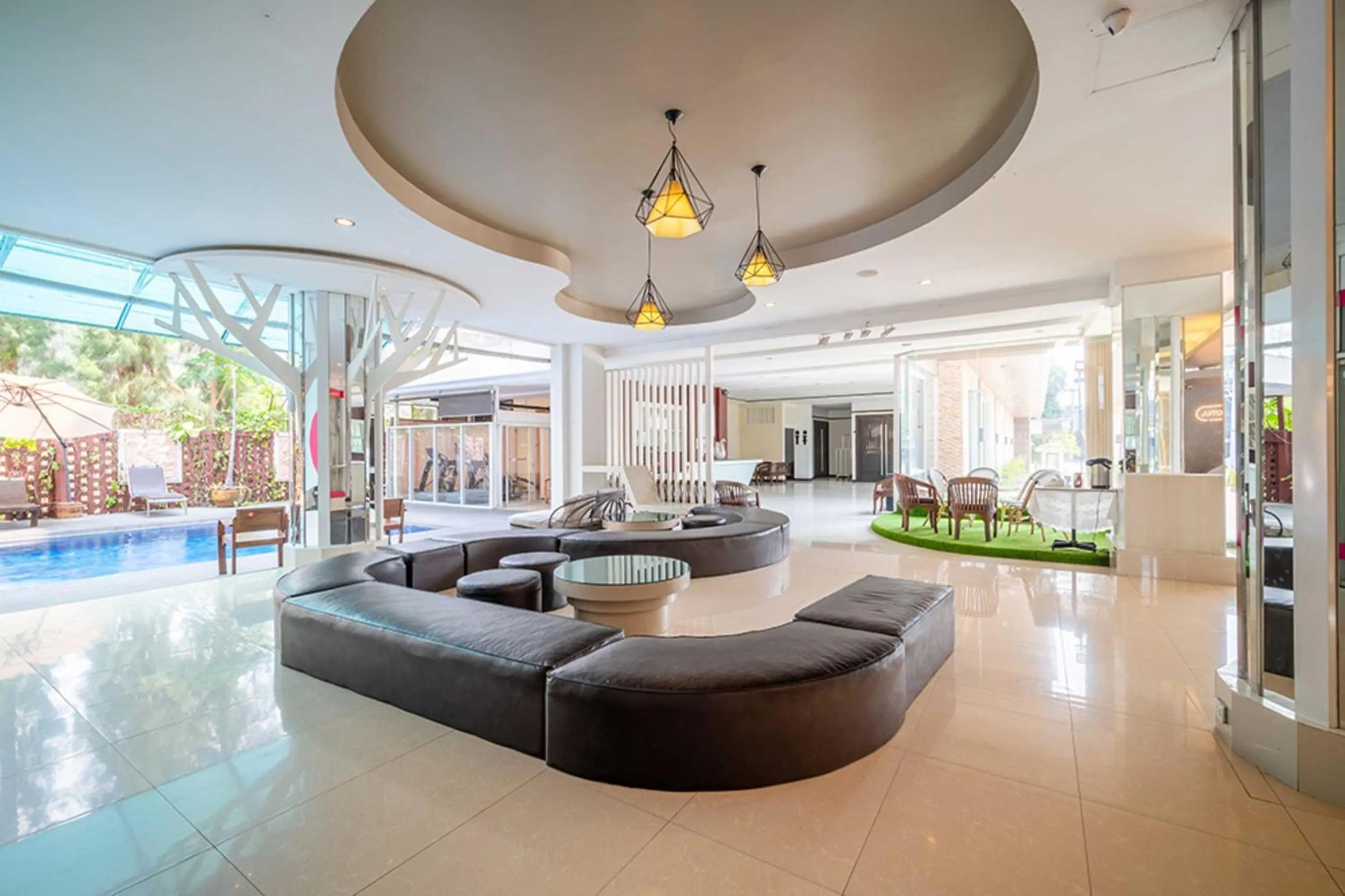 Seating area in Dancenter Luxury Underwater World Pattaya