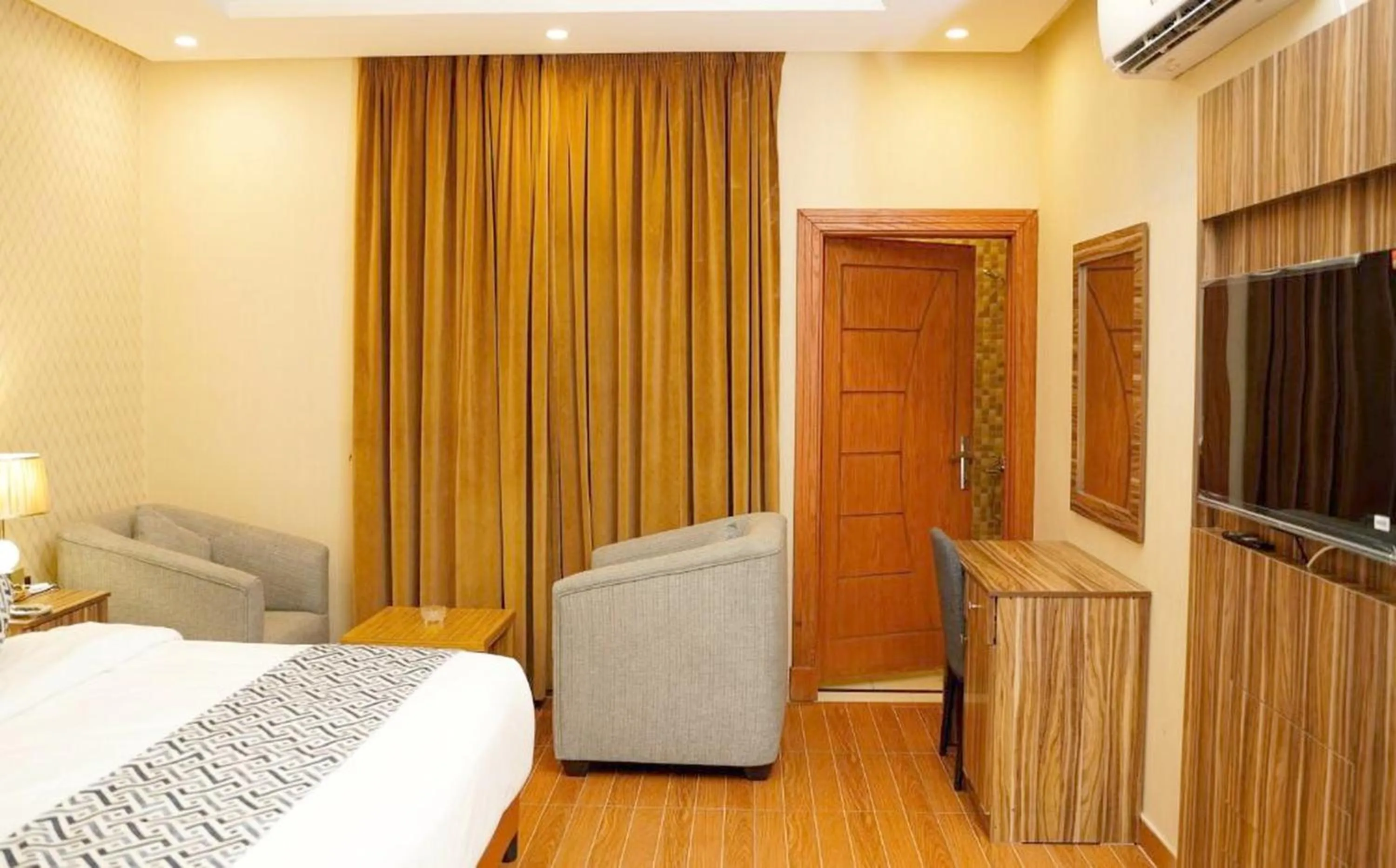 Bedroom, Bed in Palette Luxury Credi Hotel