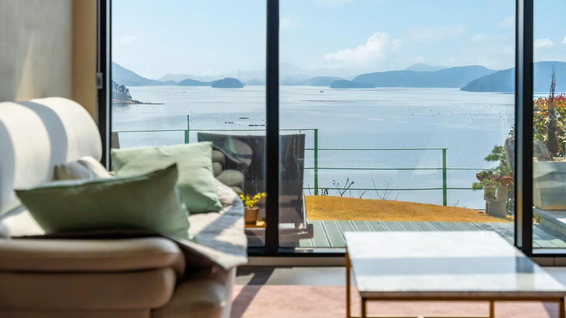 Geojedo Raonhiljo pollvilla Pension