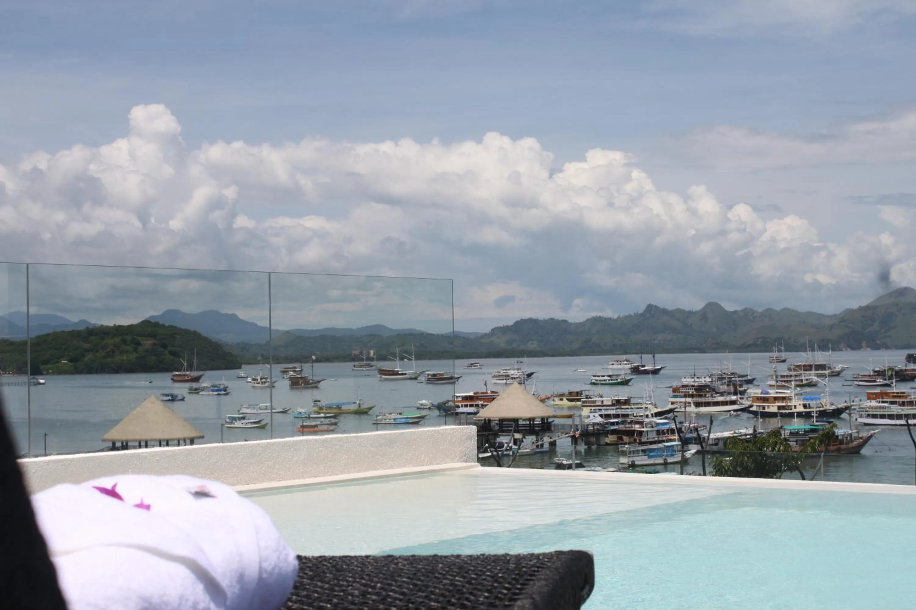 Swimming pool in Oh!Julia Hotel Komodo