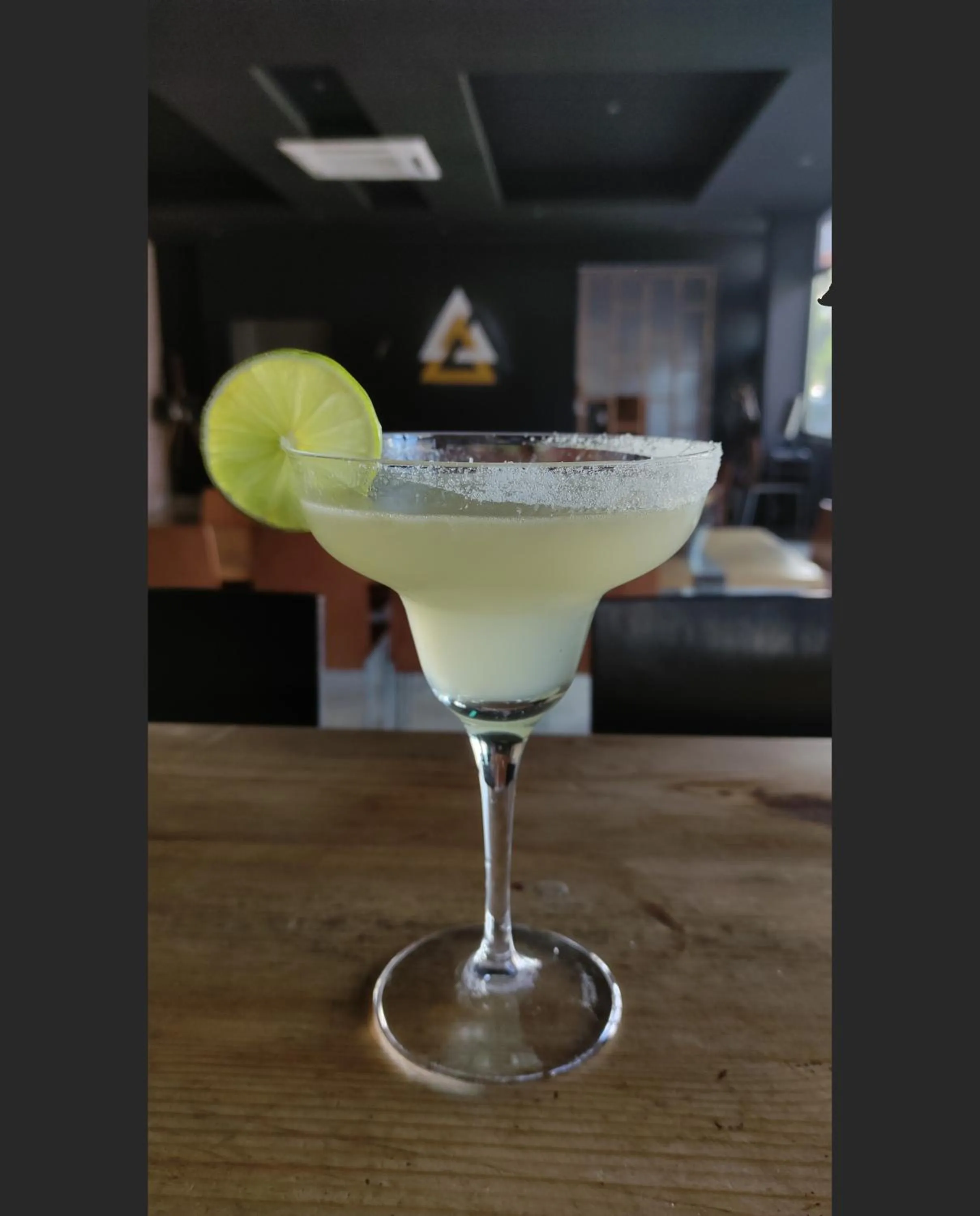 Communal lounge/ TV room in Leonidaion Guesthouse