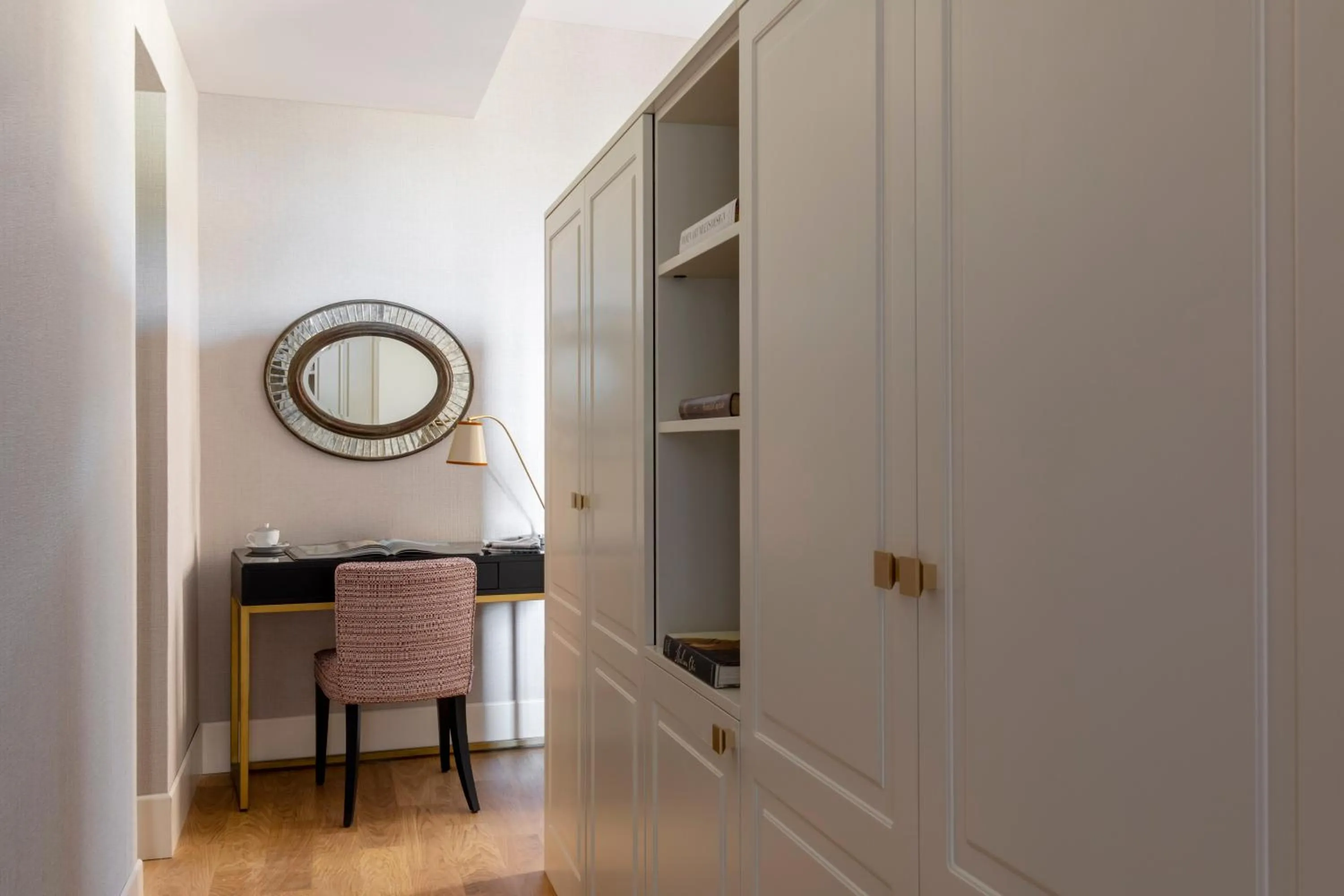 wardrobe in HOTEL ADRIANO Rooftop