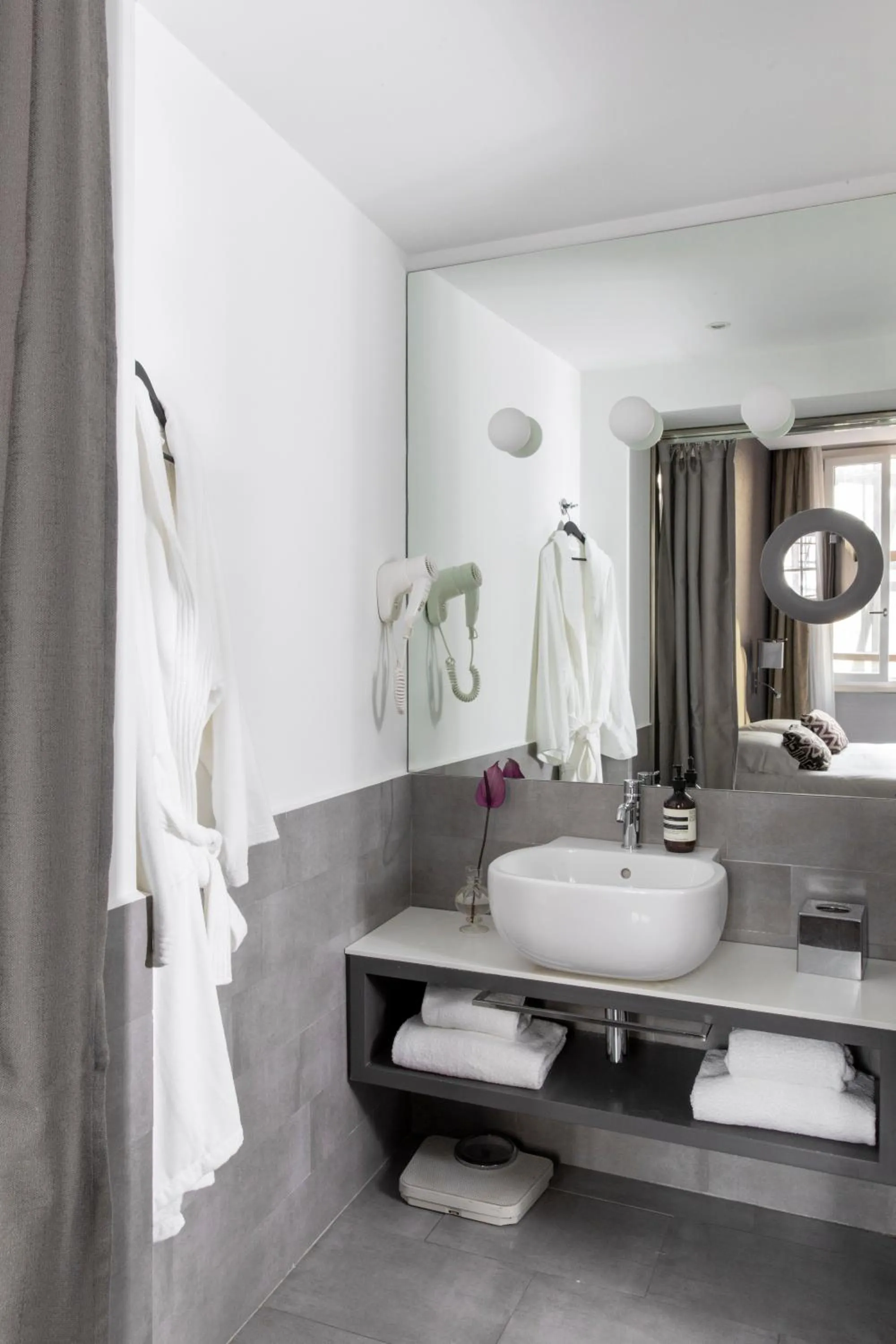 Bathroom in HOTEL ADRIANO Rooftop