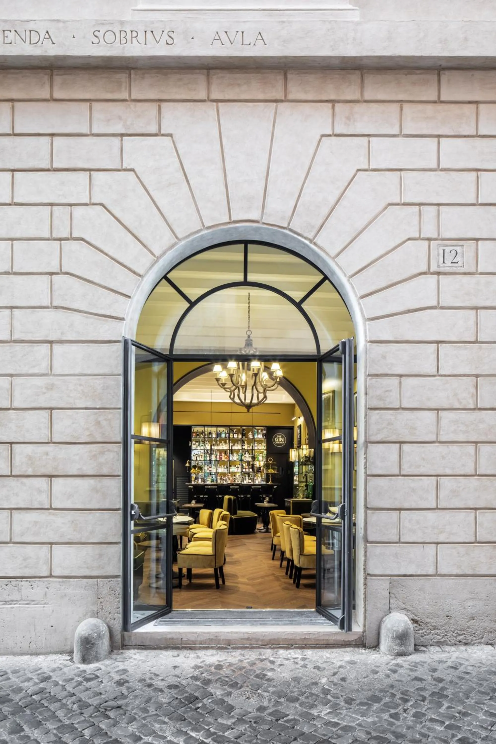 Lounge or bar in HOTEL ADRIANO Rooftop