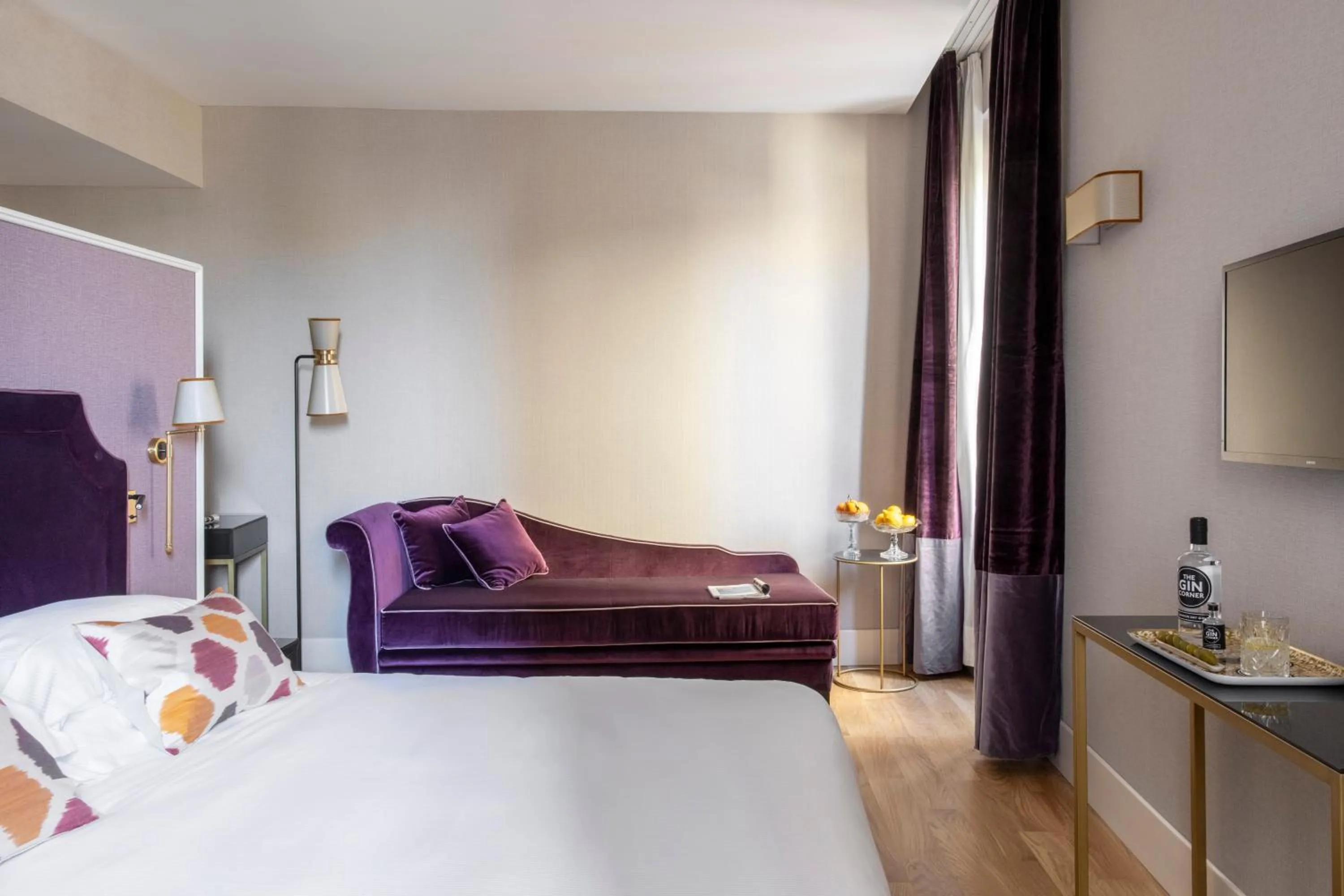 Bed in HOTEL ADRIANO Rooftop