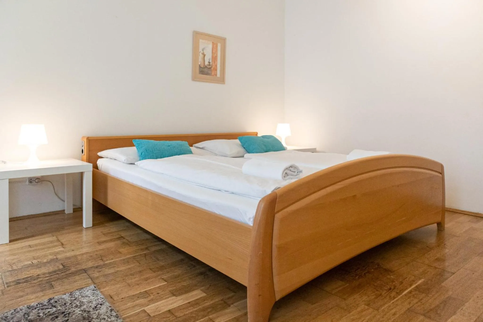 Spacious 3BR Apt Next to Belvedere Perfect for short term stays