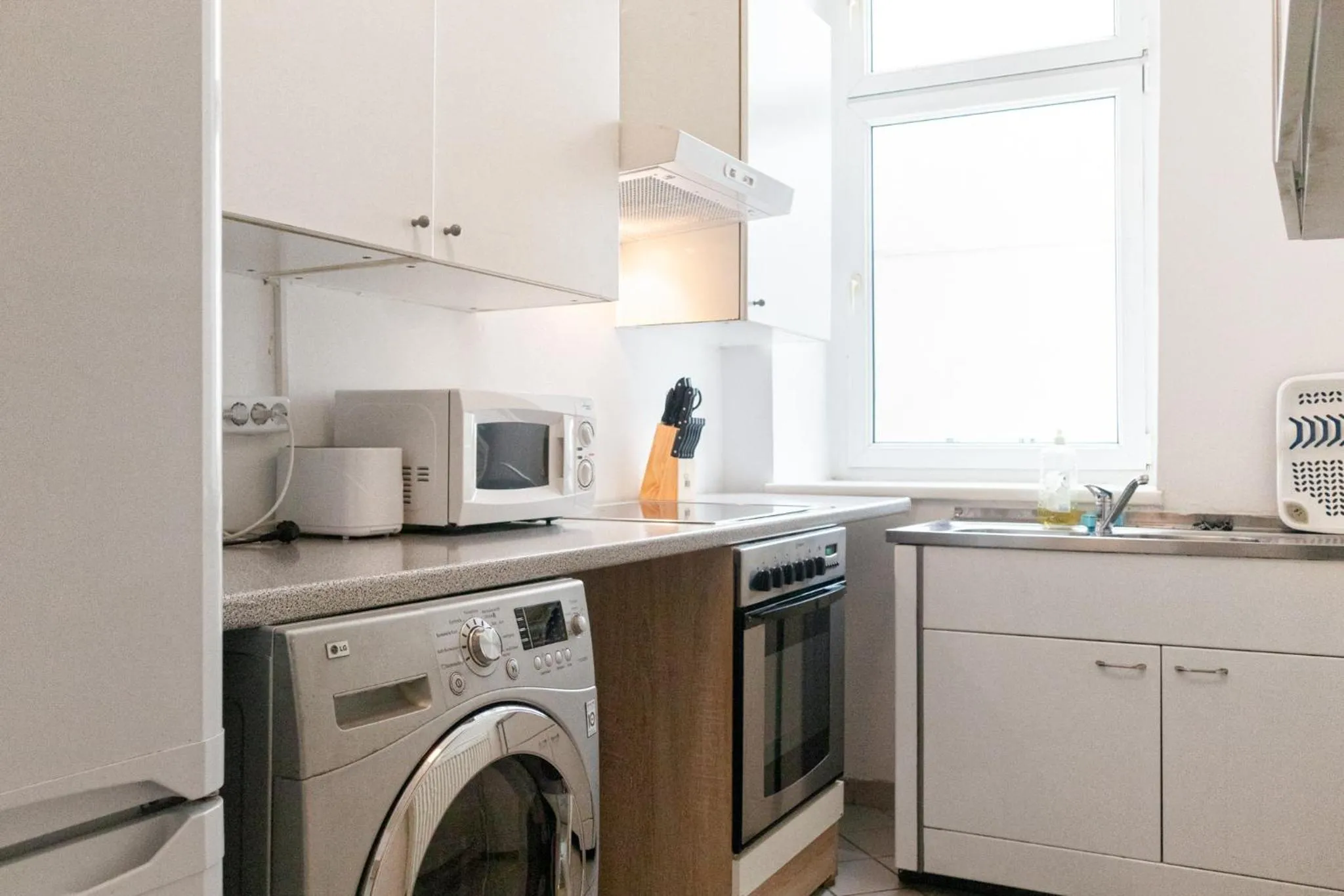 Spacious 3BR Apt Next to Belvedere Perfect for short term stays