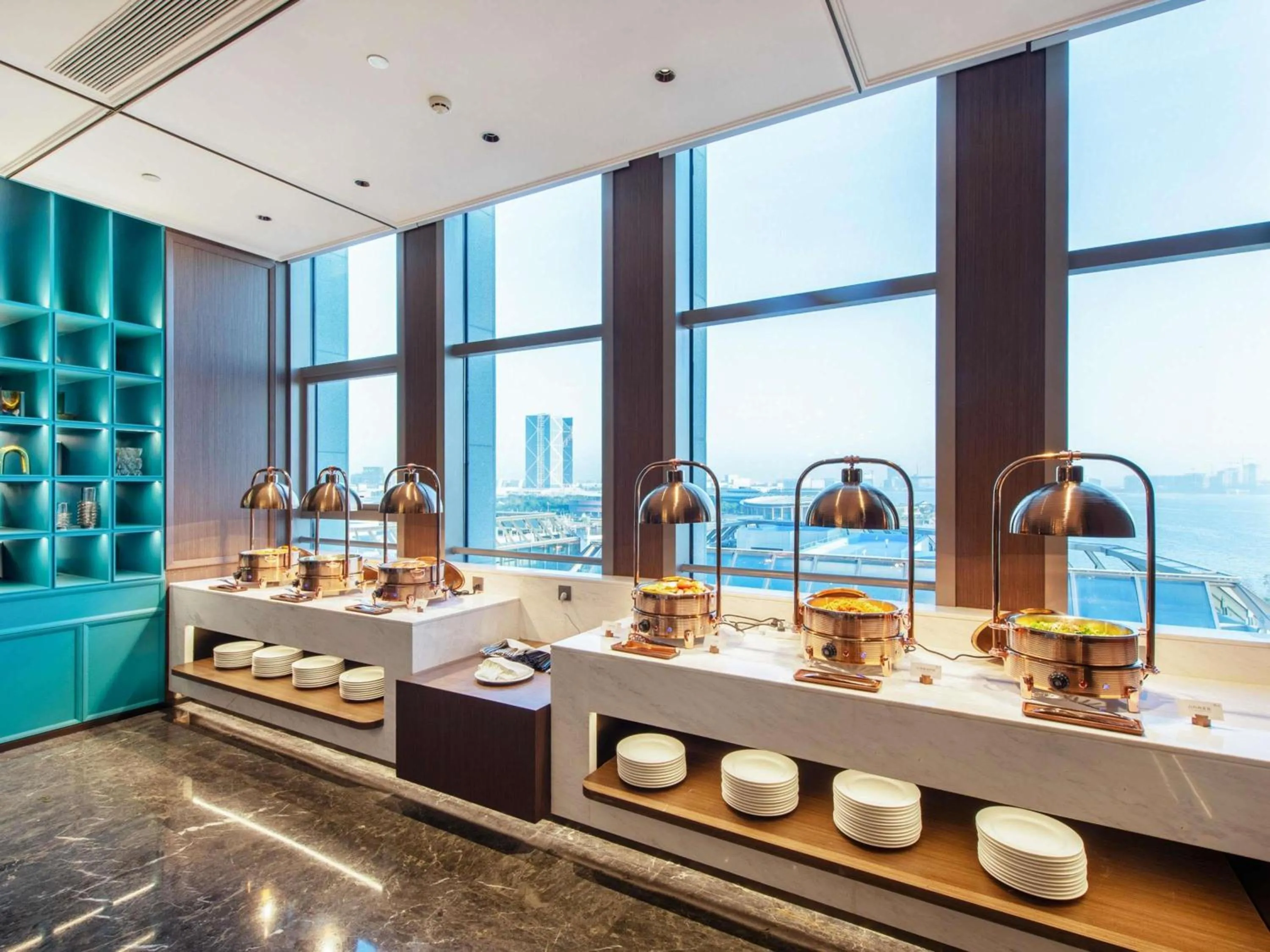 Restaurant/places to eat in Novotel Shanghai Lingang